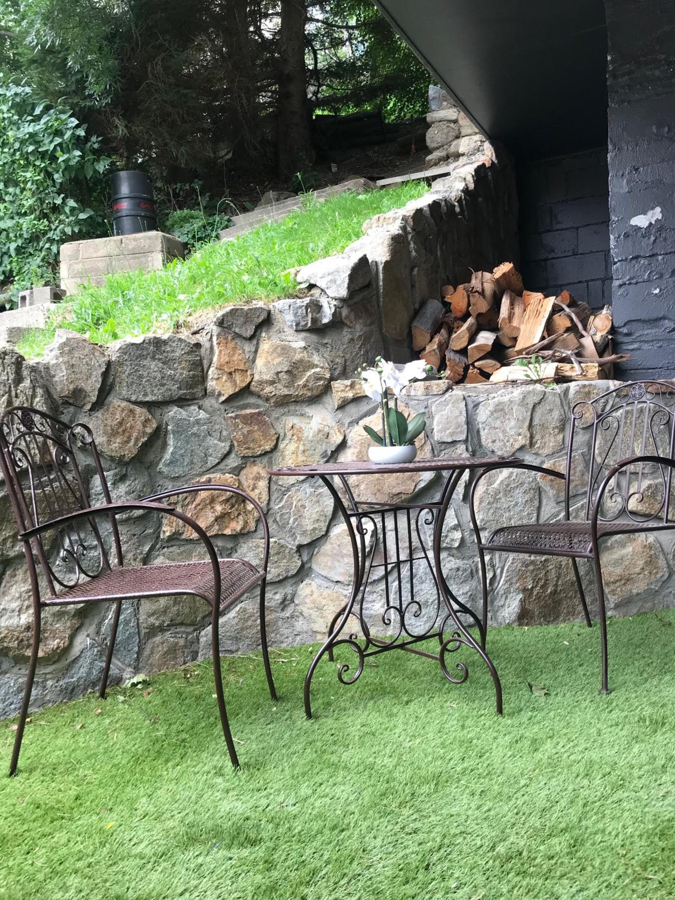 Bernti's Mountain Inn
