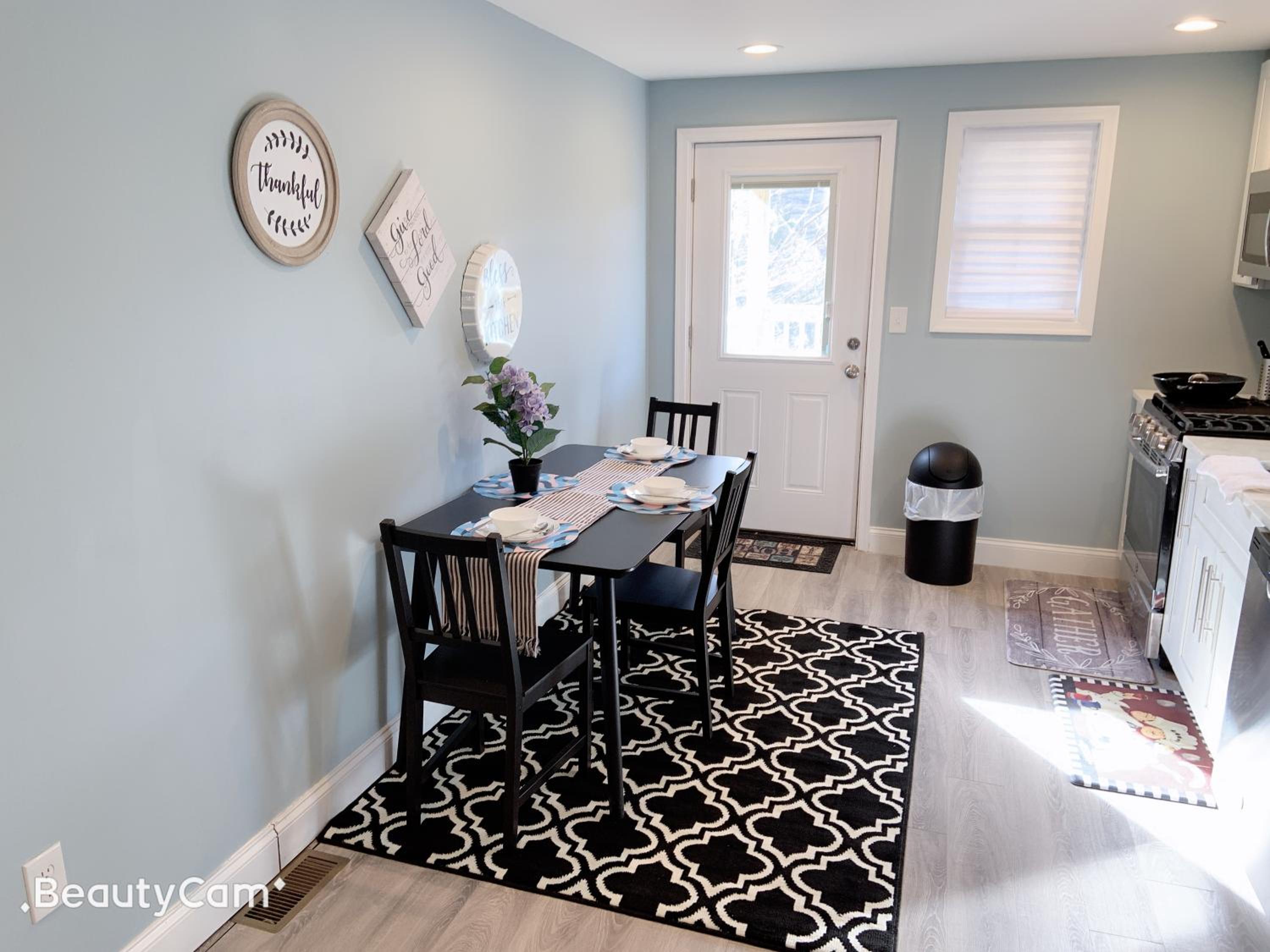 EN SUITE NEXT TO FELLS POINT - Property Image 15