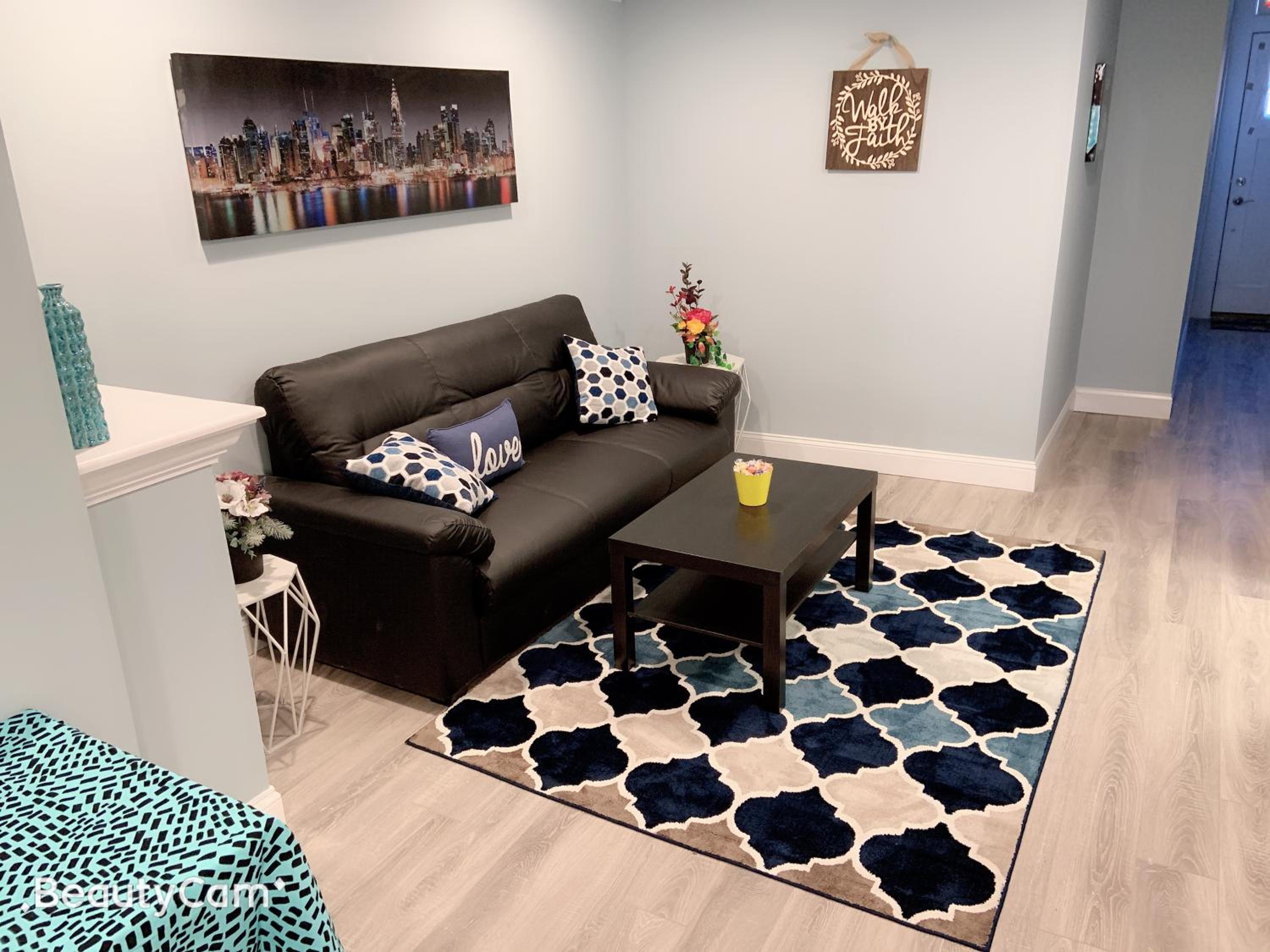 EN SUITE NEXT TO FELLS POINT - Property Image 9