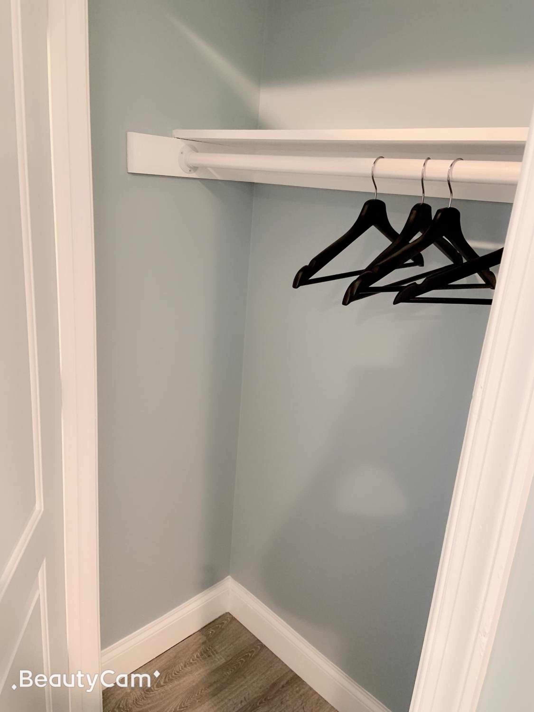 EN SUITE NEXT TO FELLS POINT - Property Image 8
