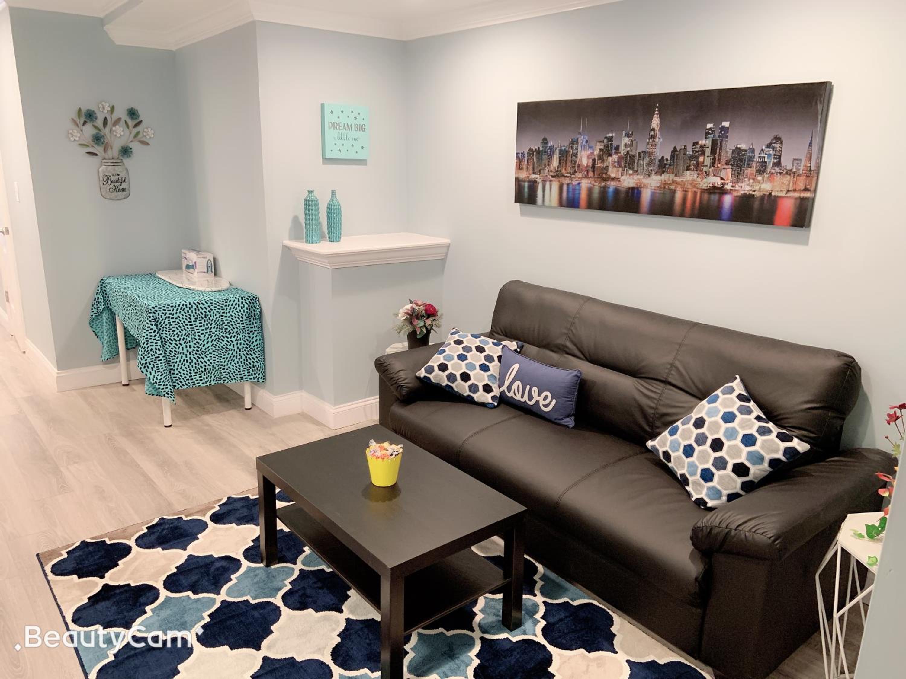 EN SUITE NEXT TO FELLS POINT - Property Image 5