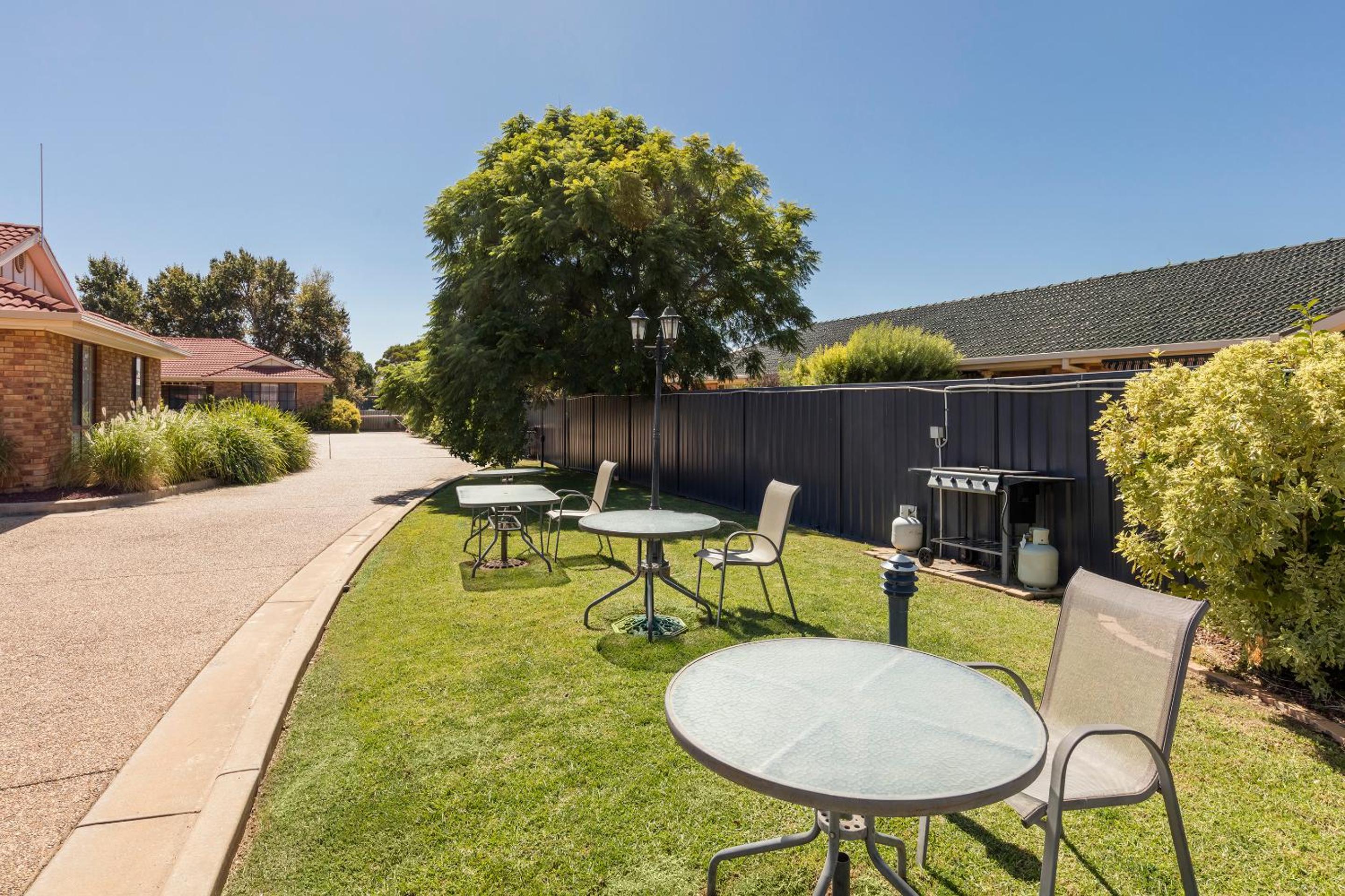 Best Western Ambassador Motor Inn & Apartments