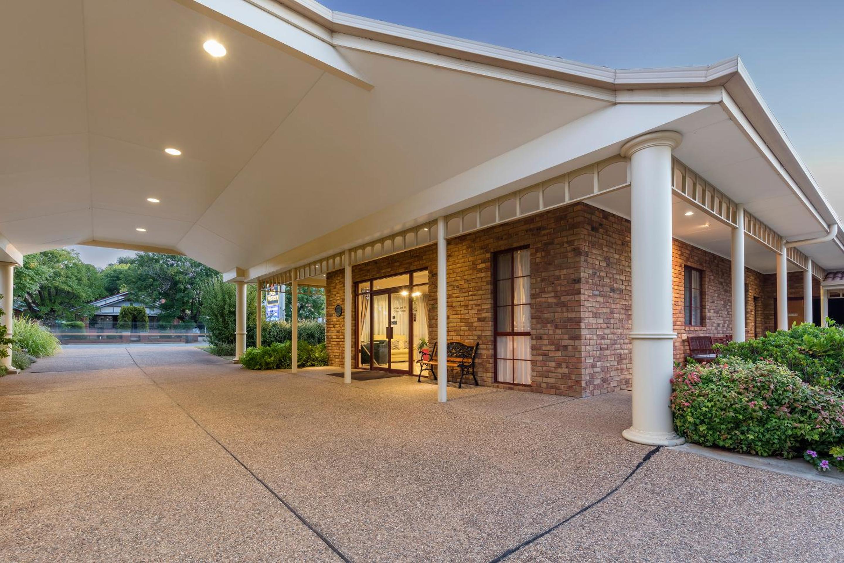 Best Western Ambassador Motor Inn & Apartments
