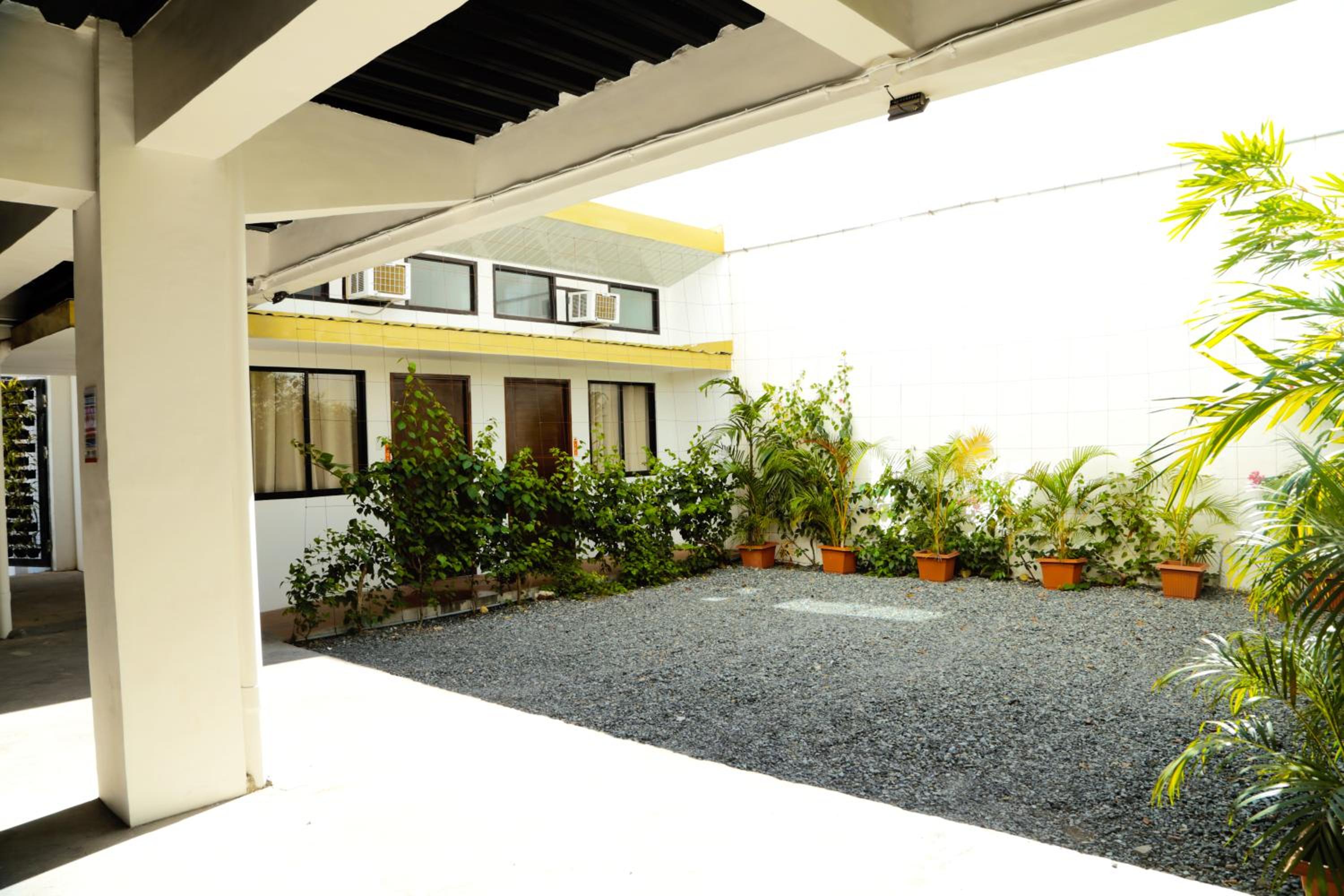 Travelbee Fuente Inn view 5