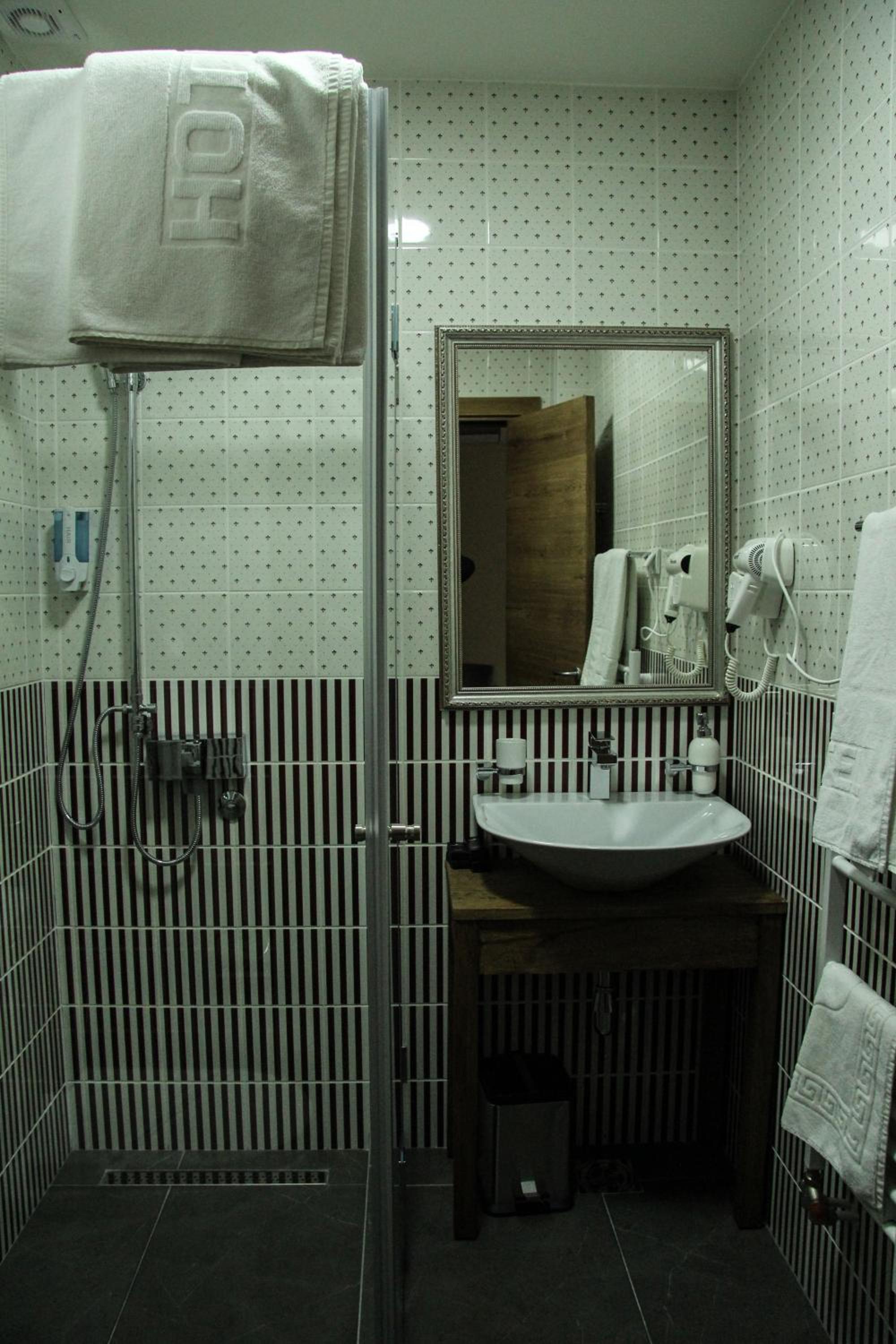 Photo 27