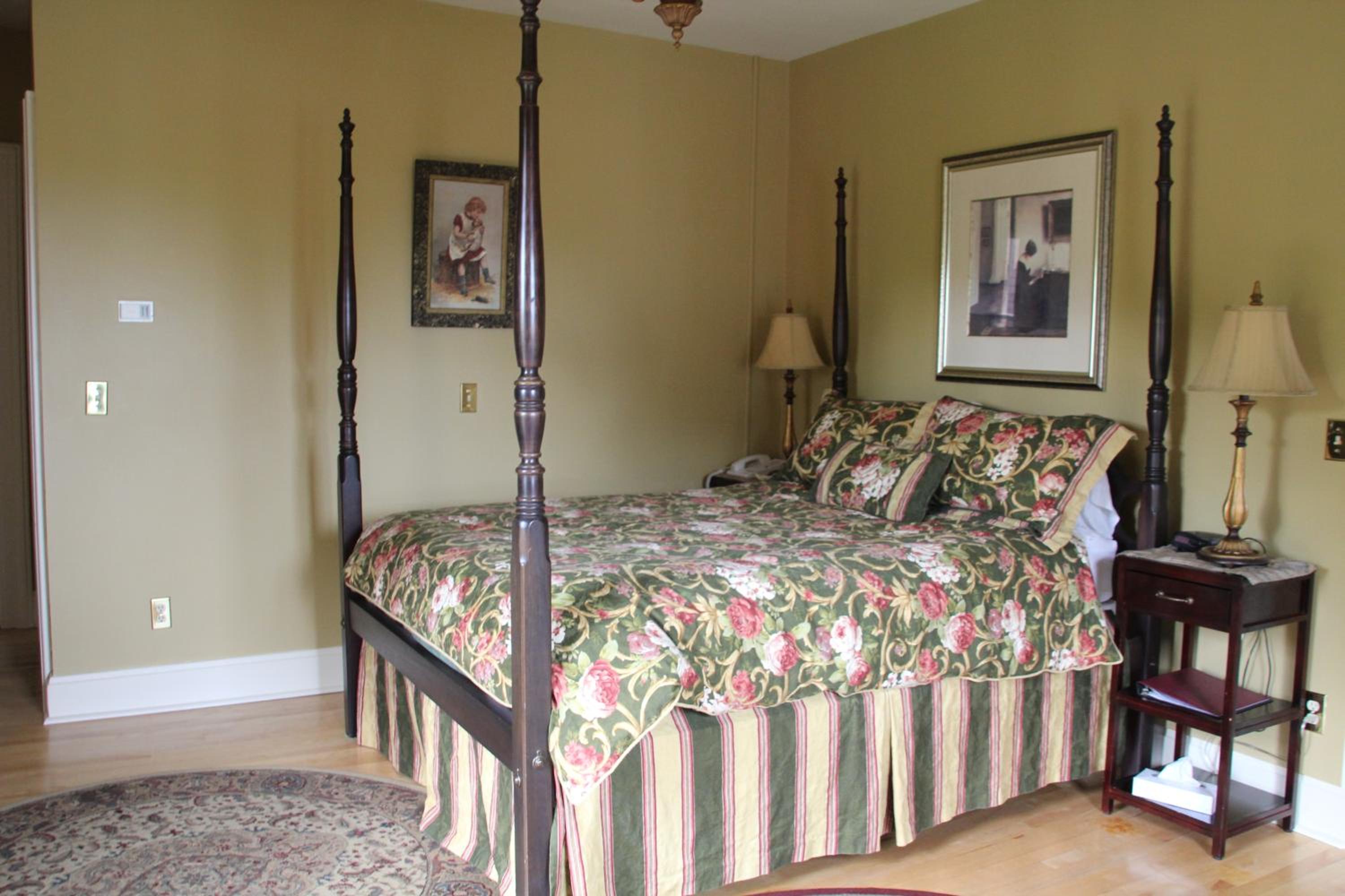 Lynwood Inn