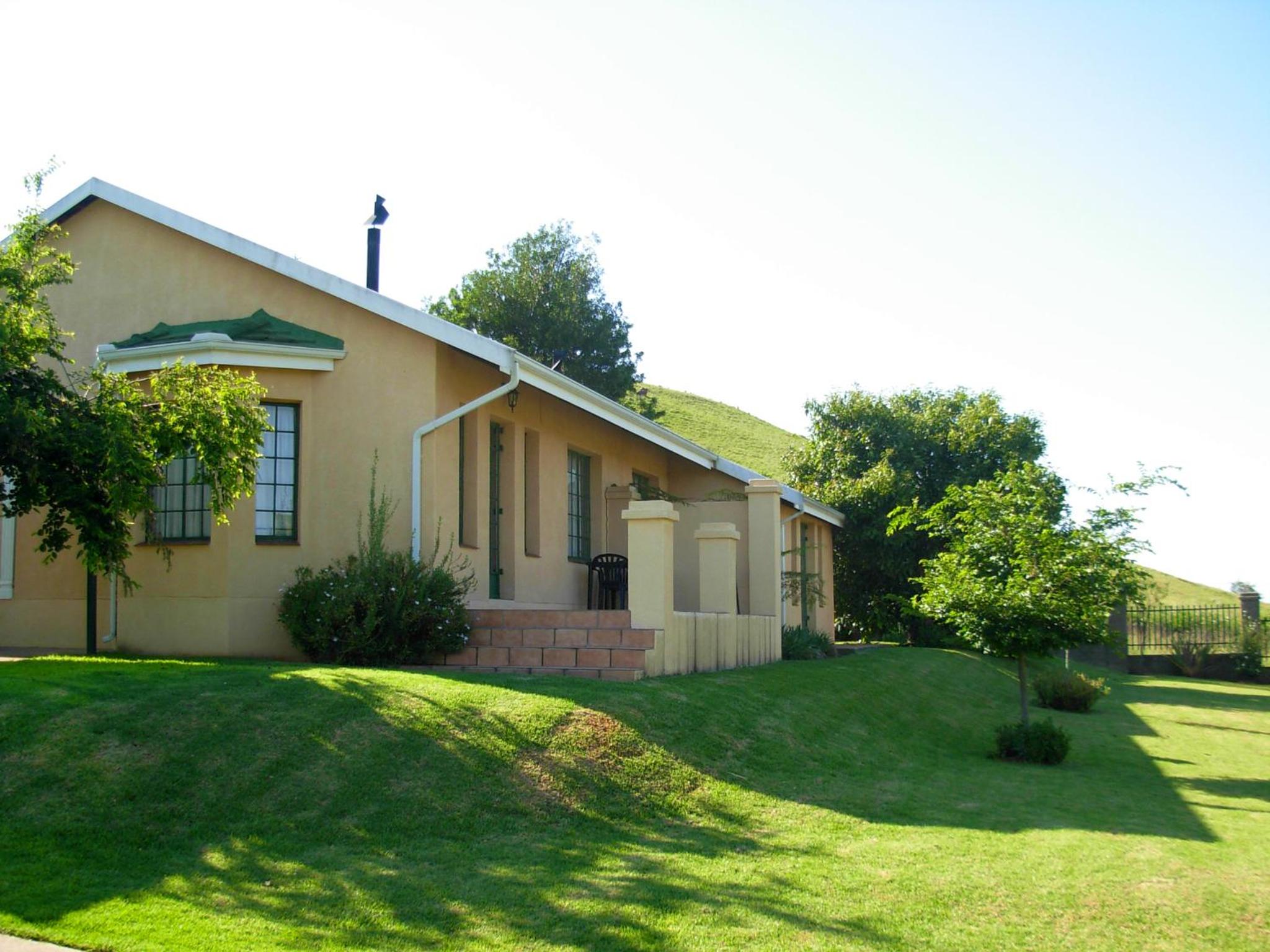 Thaba Tsweni Lodge & Safaris