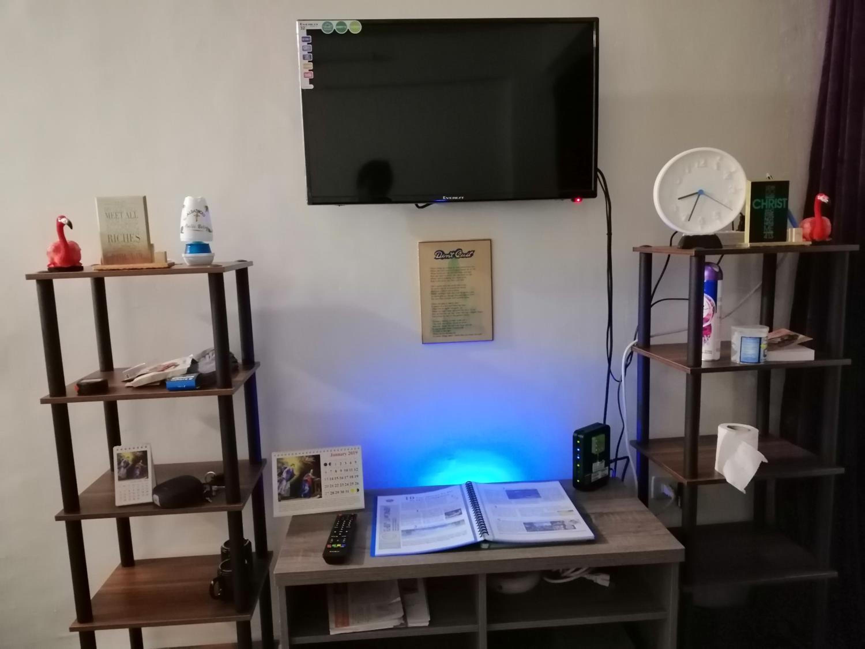 Condo Transient Near NAIA Airport-Unlimited Internet v2 view 5