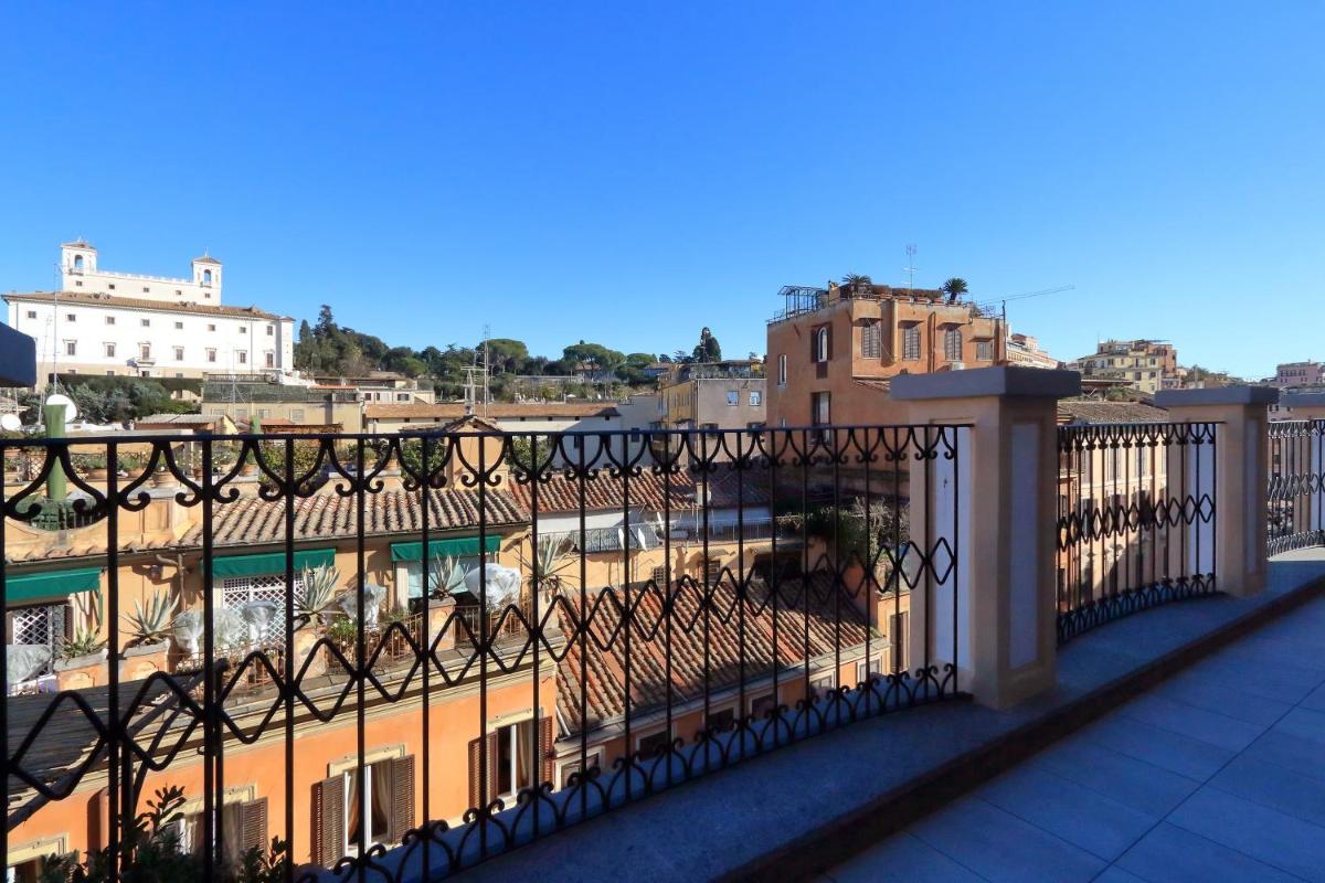 Tiffany Deluxe Penthouse 30 mt. from Piazza di Spagna photo 4