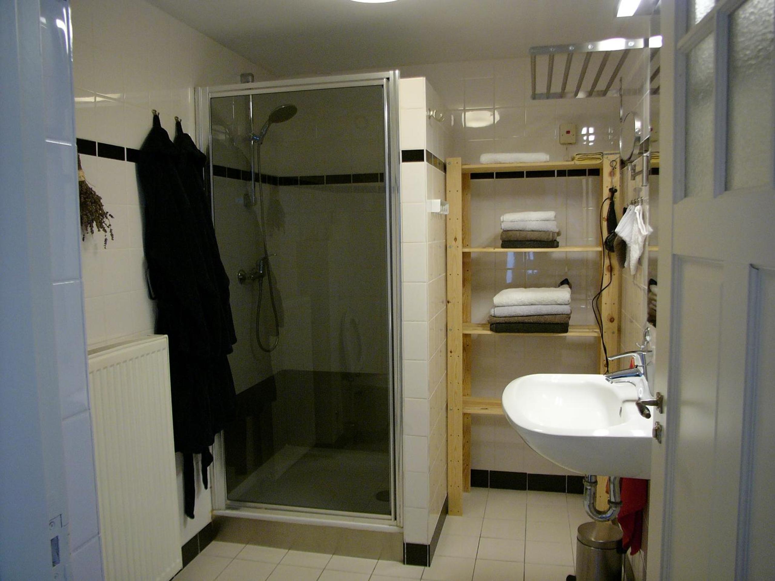 Photo 33