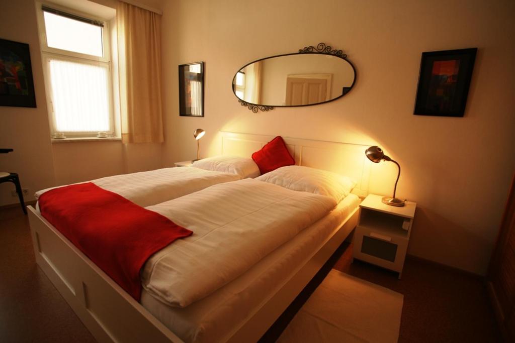 Freundliches Apartment mit Innenhof-Garten
