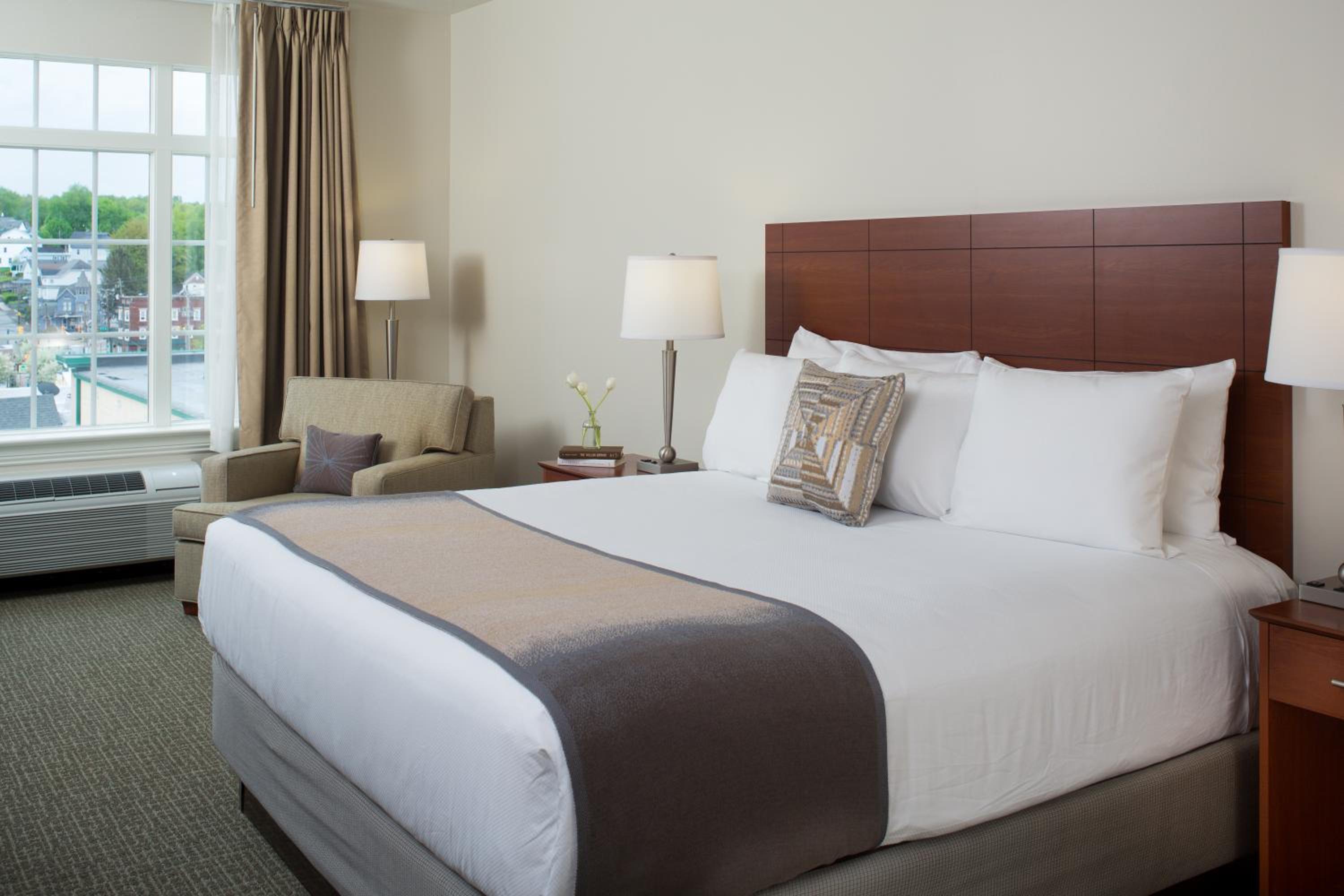 Scranton Vacations - Hotel Anthracite - Property Image 5