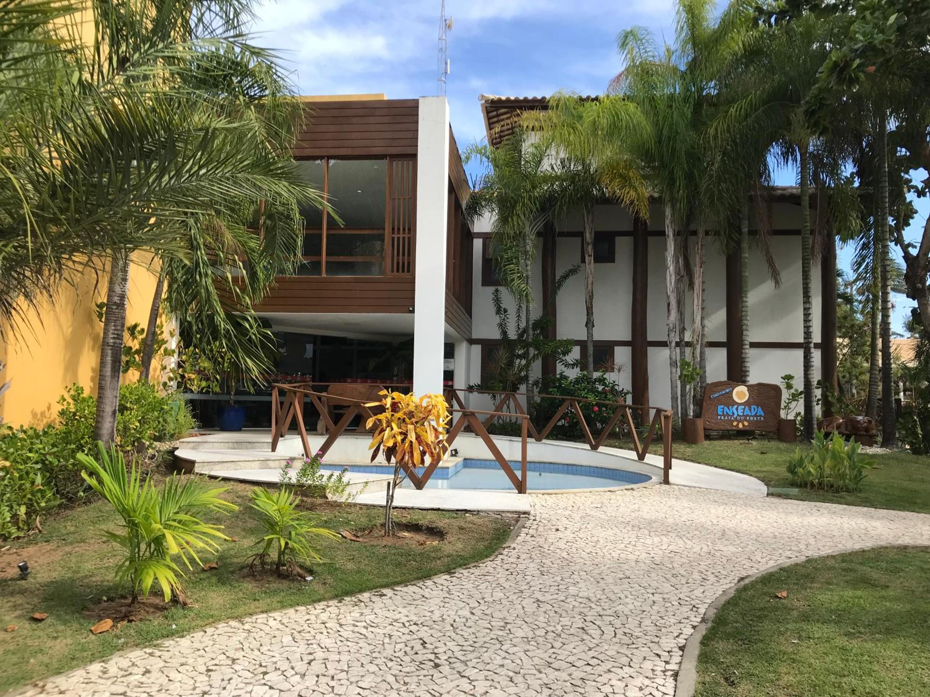 Hotel Enseada Praia do Forte - Image 1