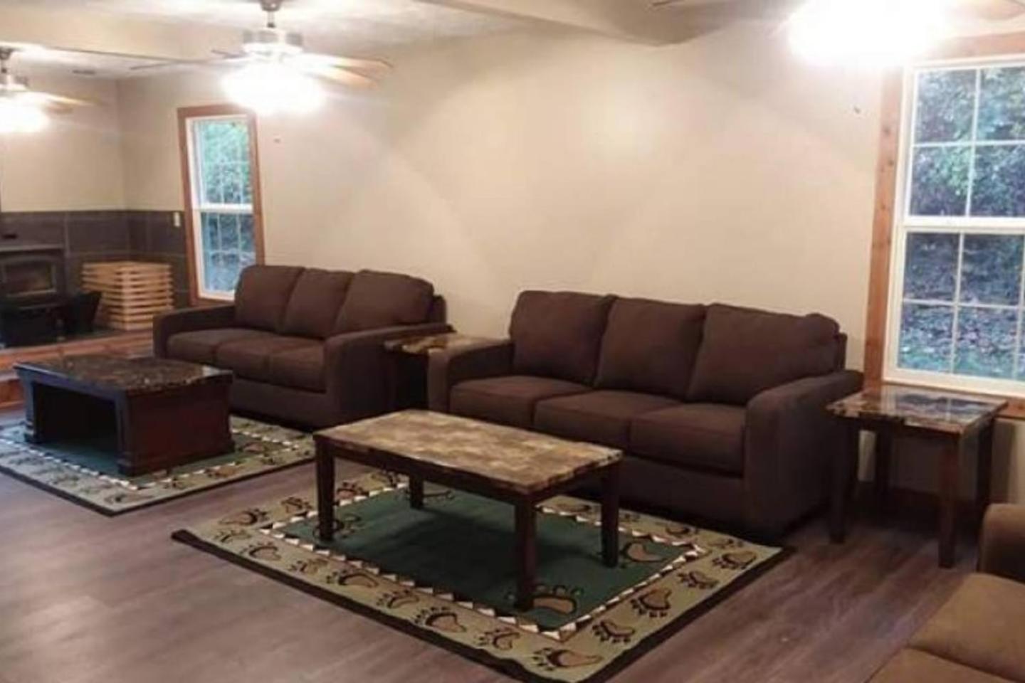 The Bunkhouse - 3 BR, 2 BA Deluxe Cabin - Property Image 6