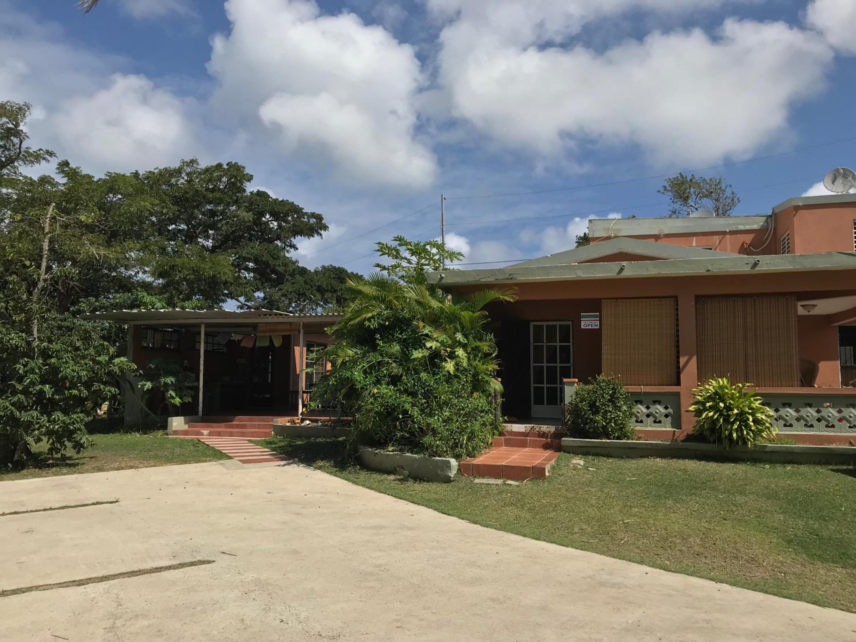 Isla Hermosa Guesthouse