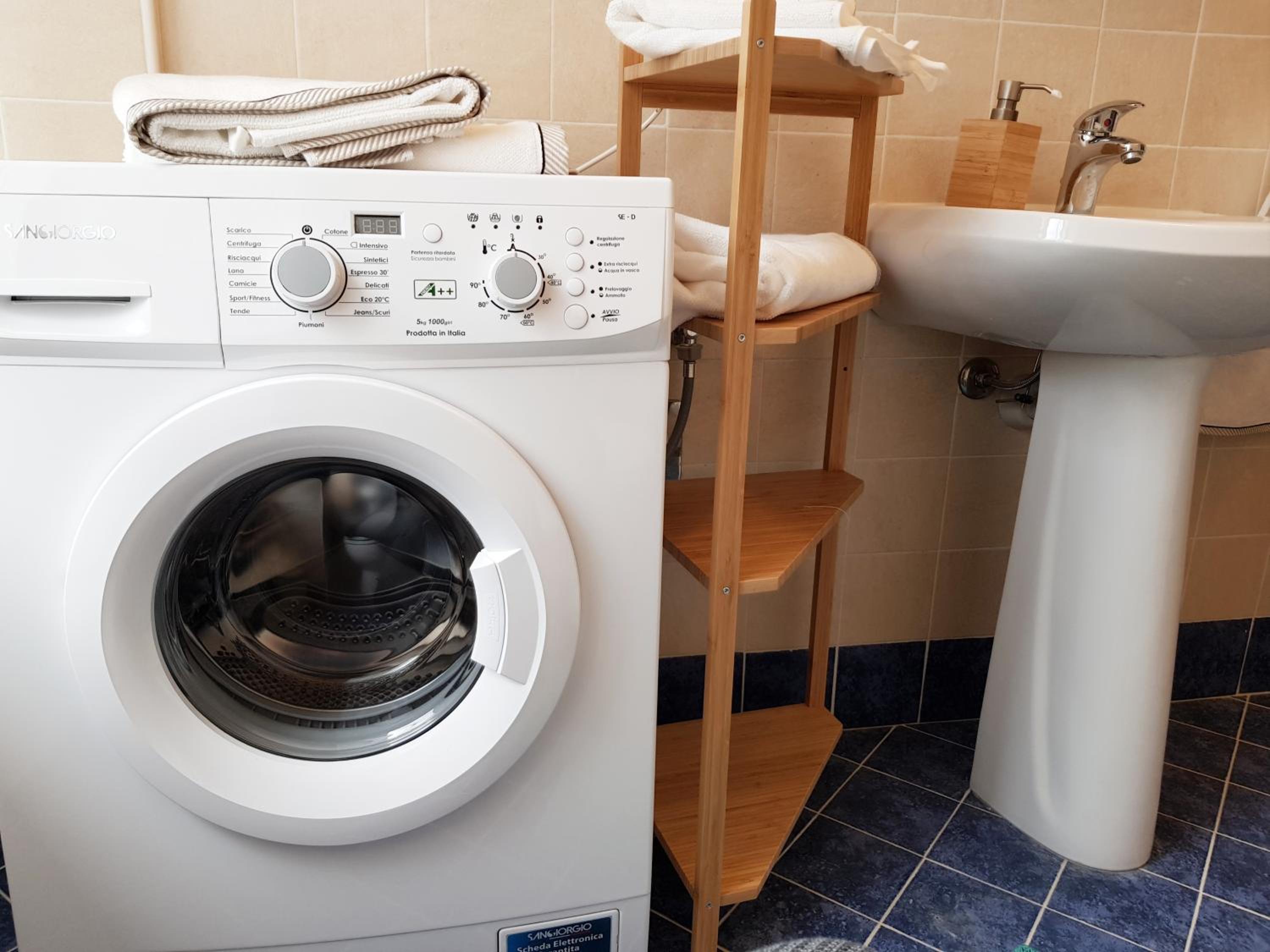 Medieval Pieve, holiday home with garden, WiFi & parking