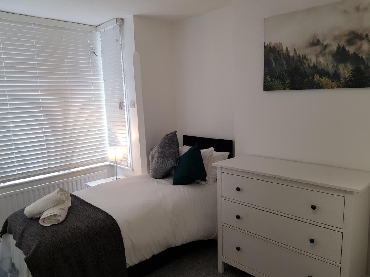 Luton Vacations - Chiltern Apartment - Property Image 4