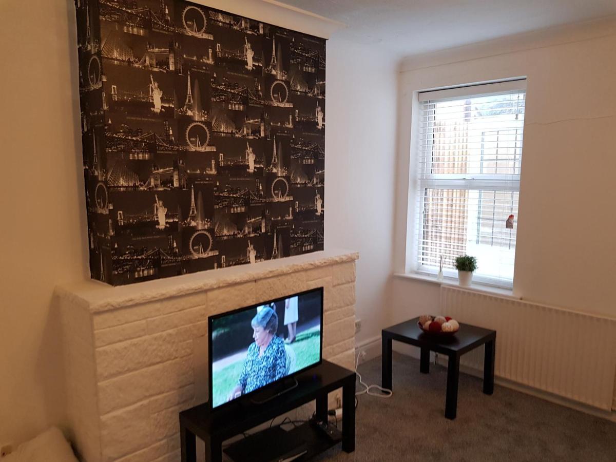 Luton Vacations - Chiltern Apartment - Property Image 25