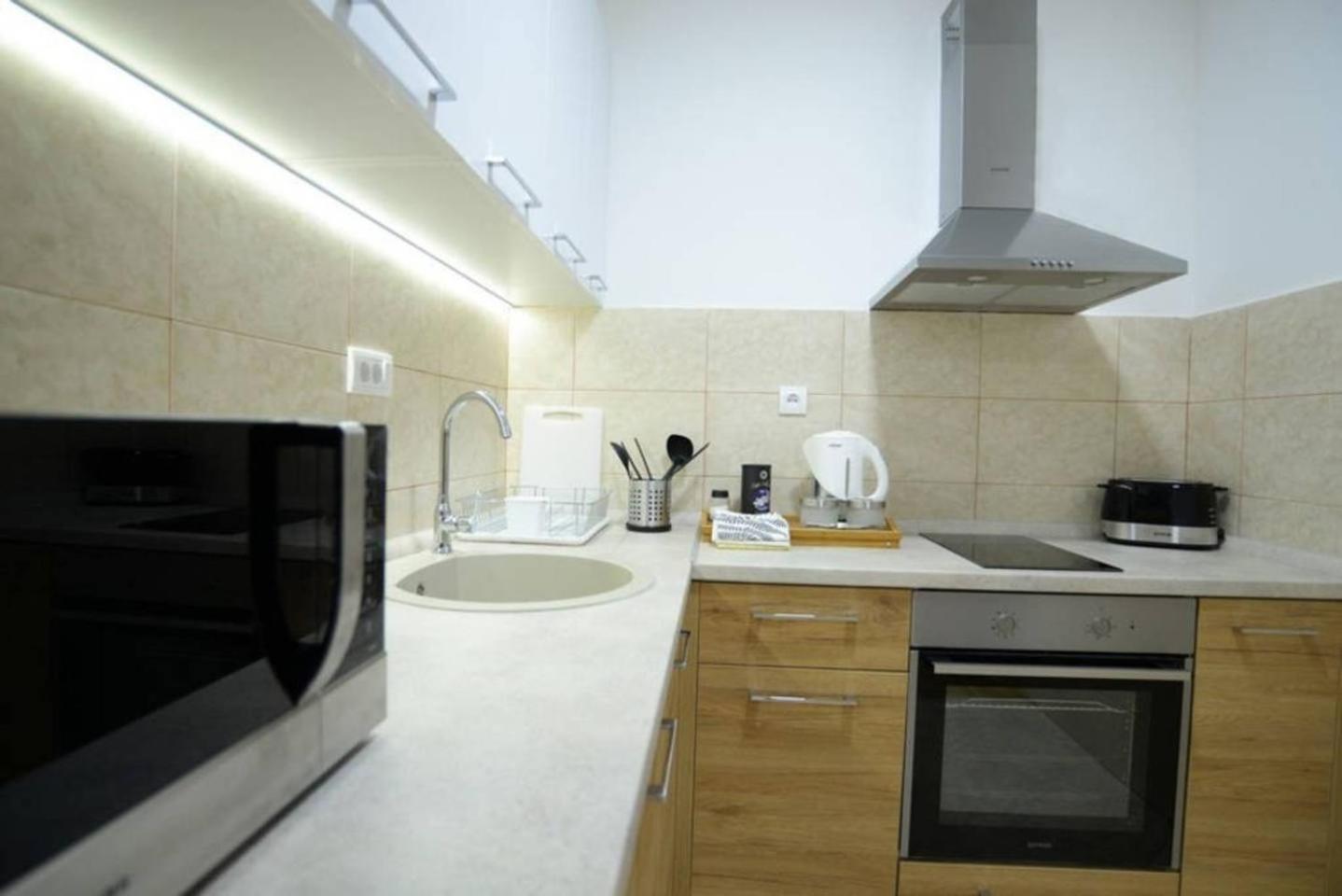Sunny Apartment 18