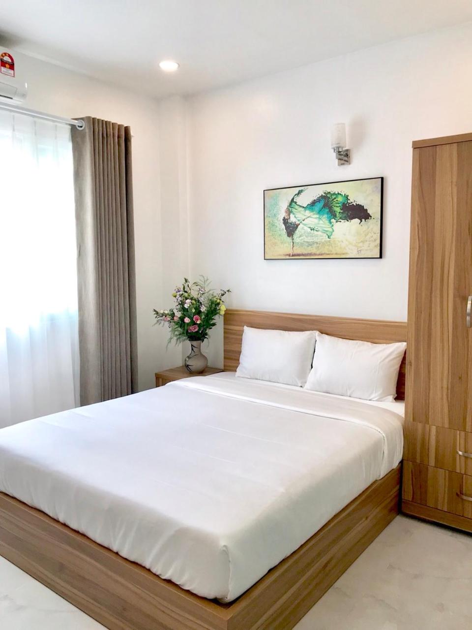 Louis Hotel - Bui Vien Walking Street