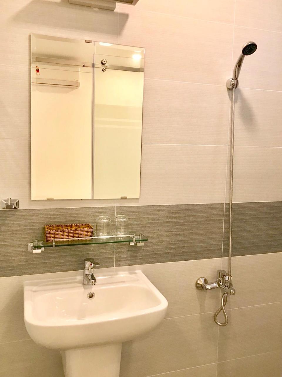 Louis Hotel - Bui Vien Walking Street