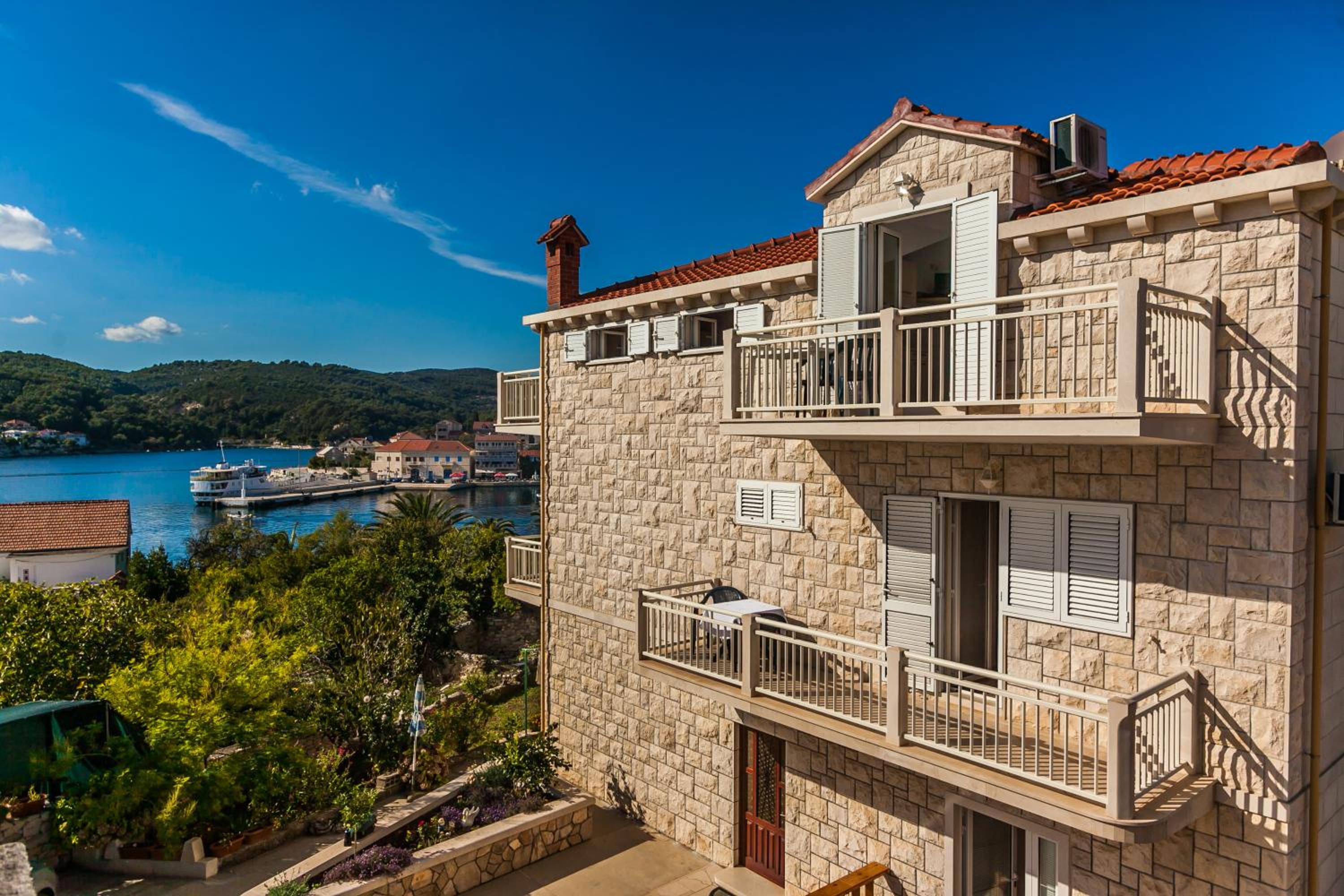 Apartments Sumartin view 3