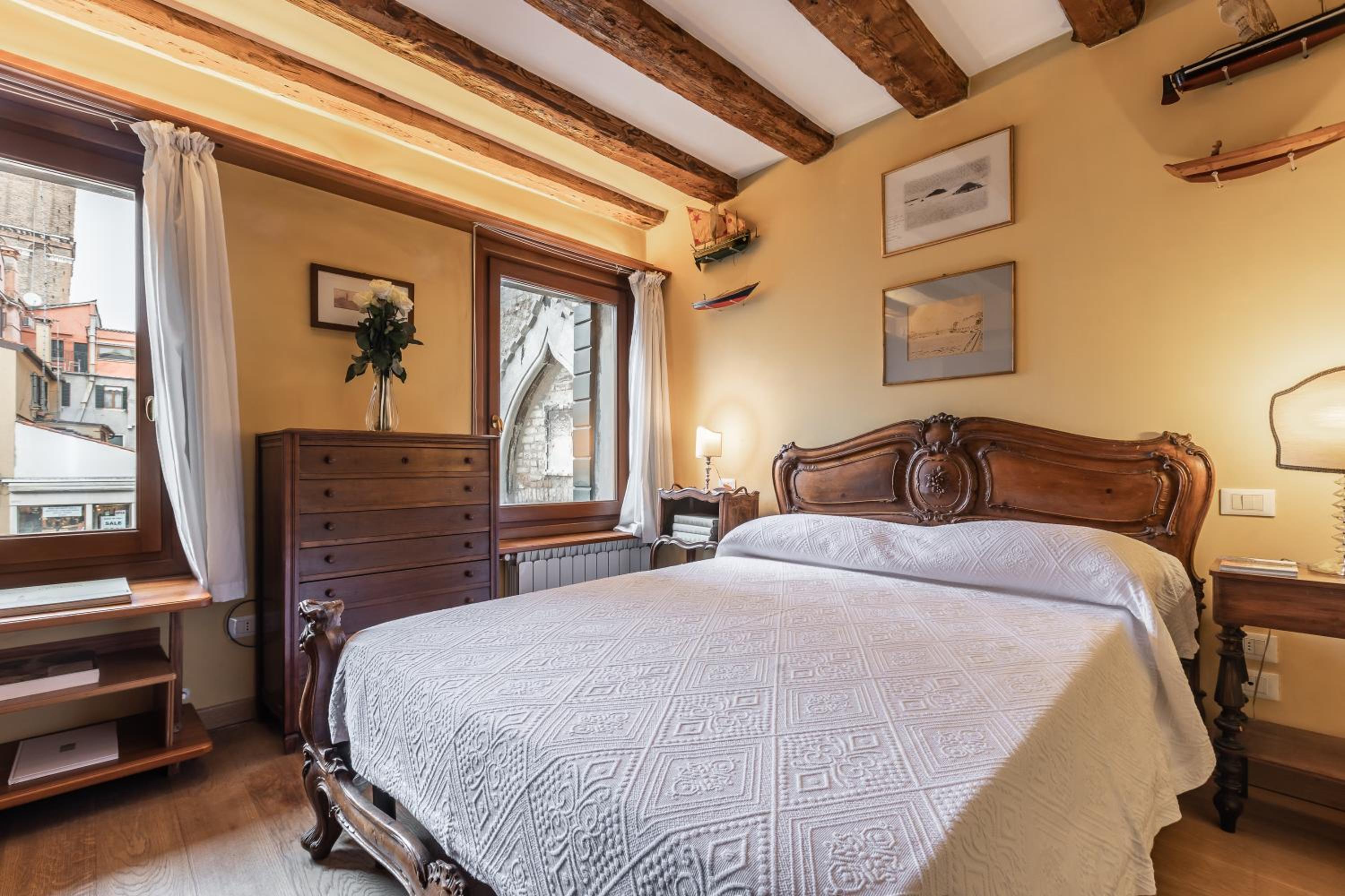 La Tana Cozy Apartment in Campo San Maurizio