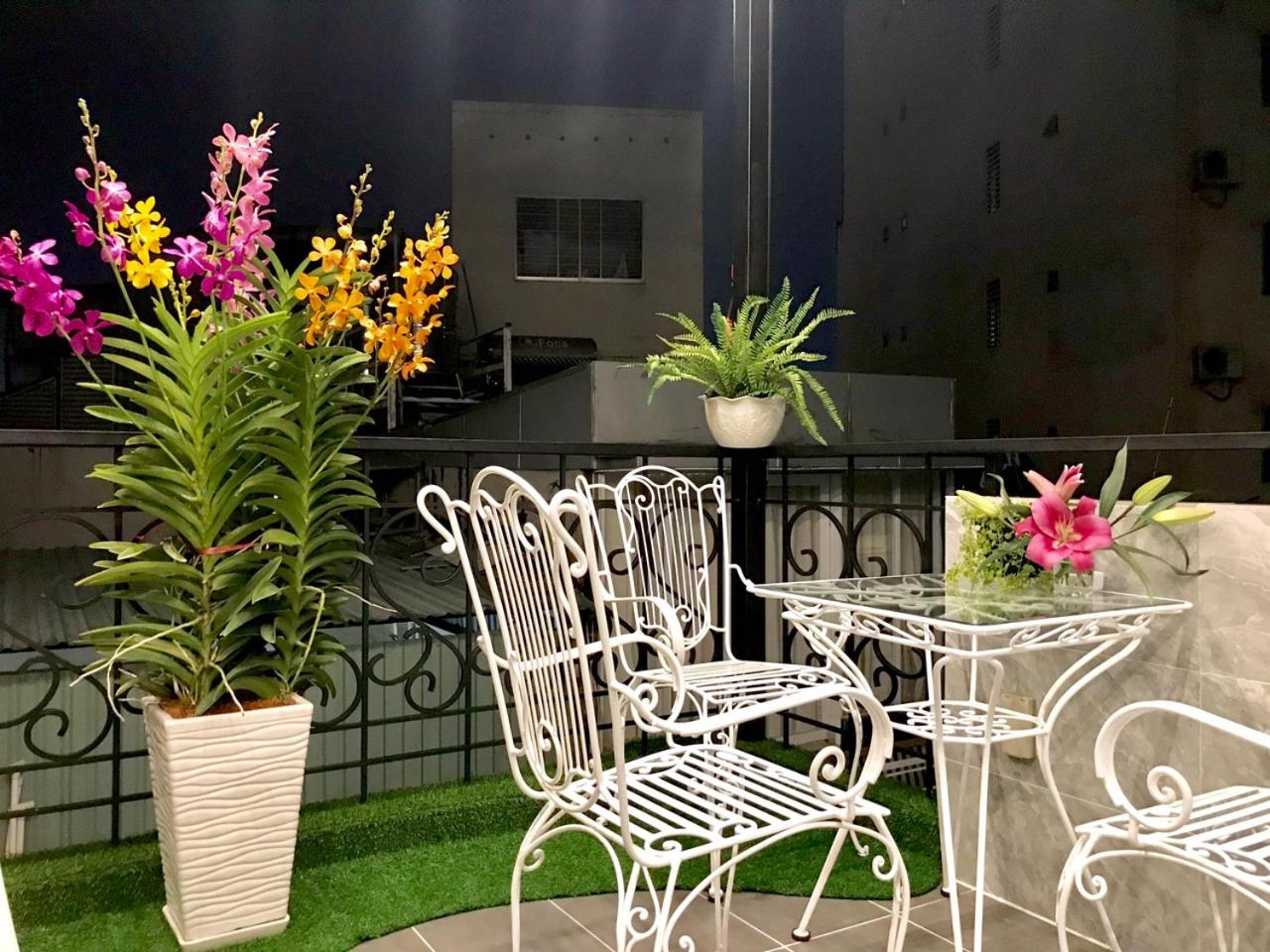 Louis Hotel - Bui Vien Walking Street