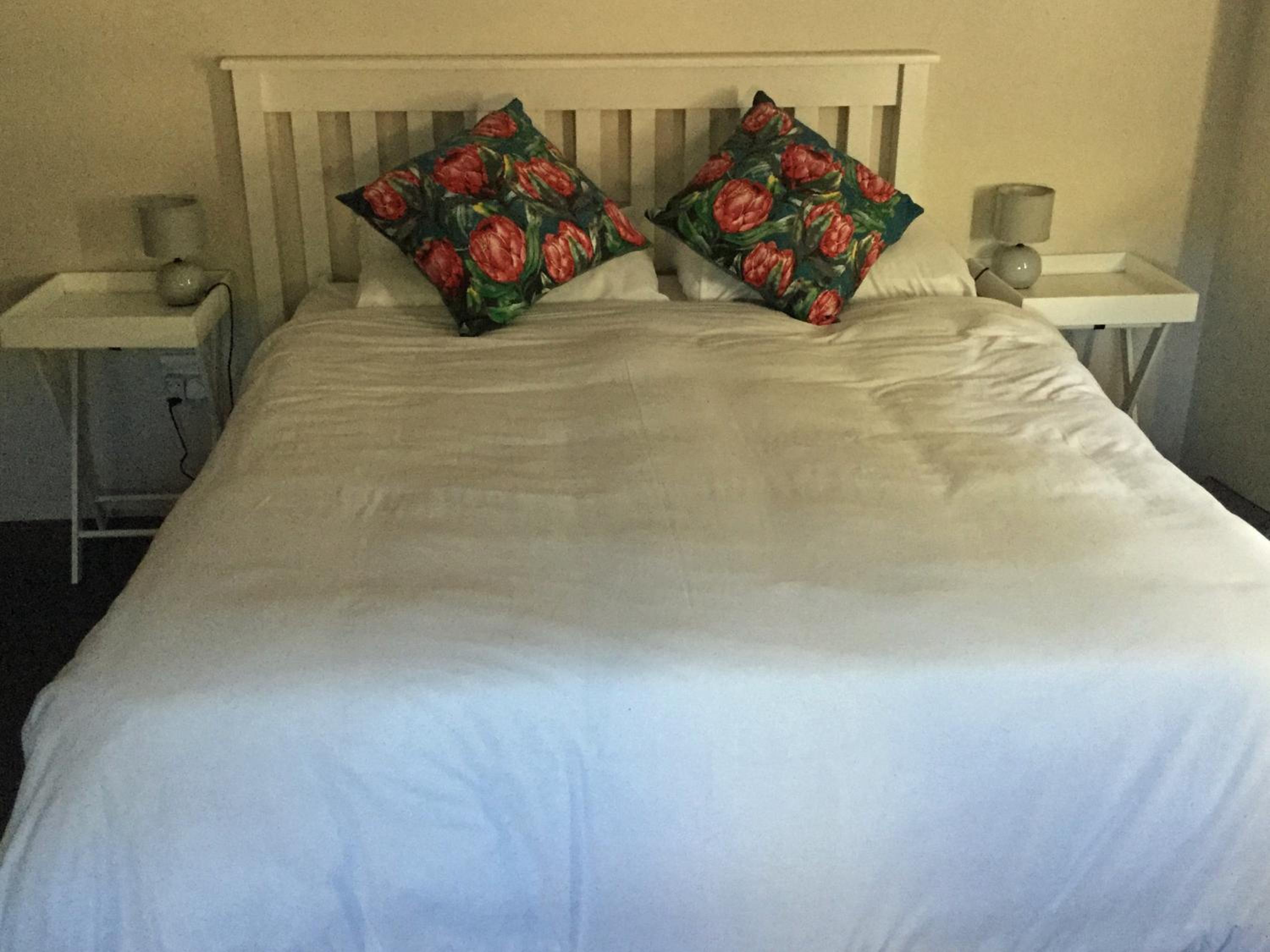 Stylish Country Cottage, Solar panelled in Knysna view 5