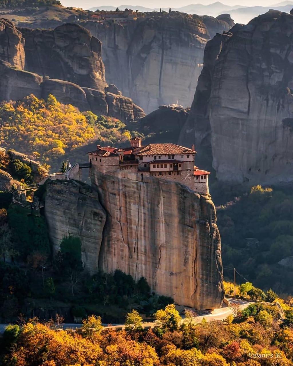 4-seasons pool villa near Meteora view 5