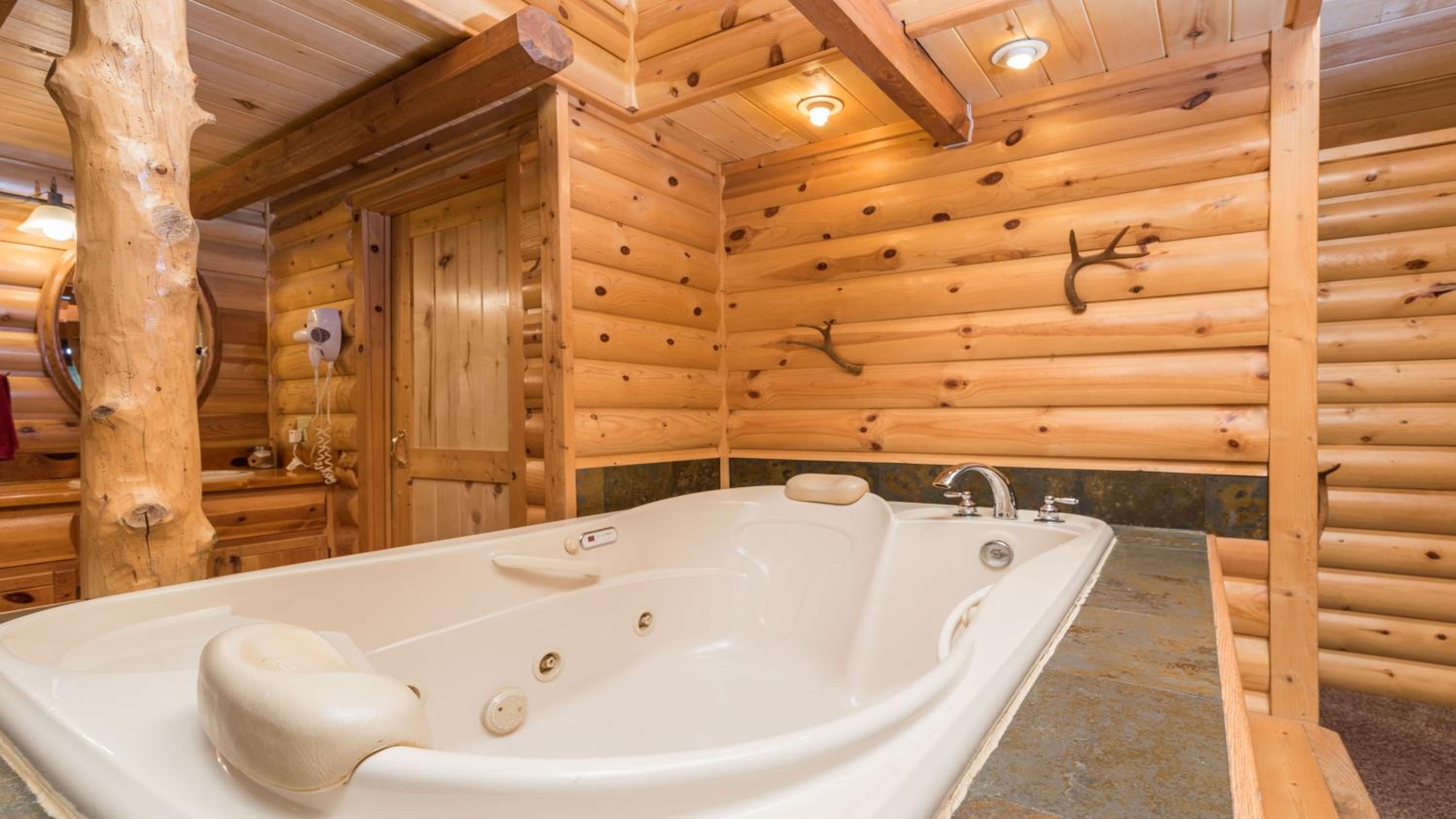 Upper Canyon Inn & Cabins