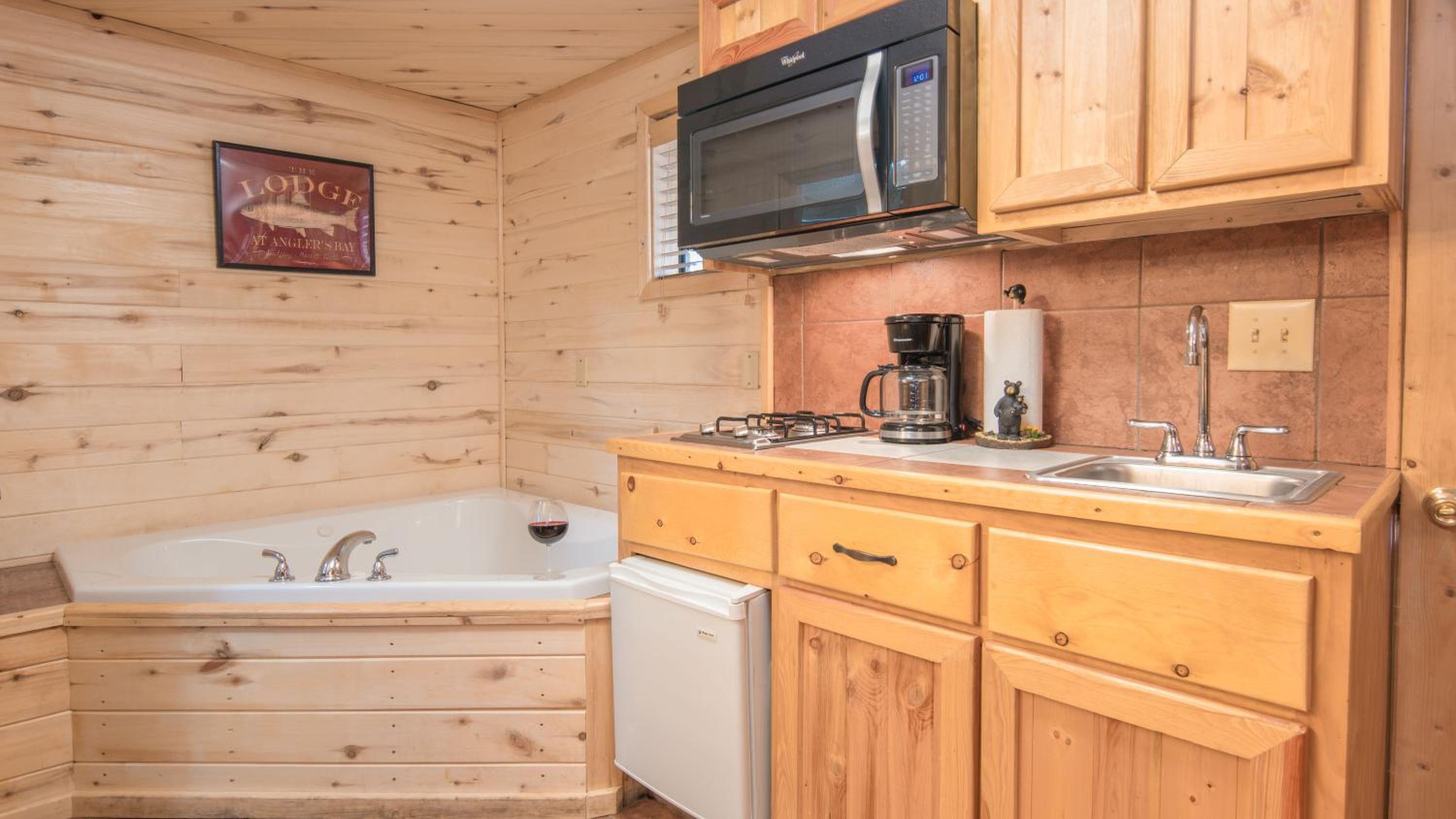 Upper Canyon Inn & Cabins