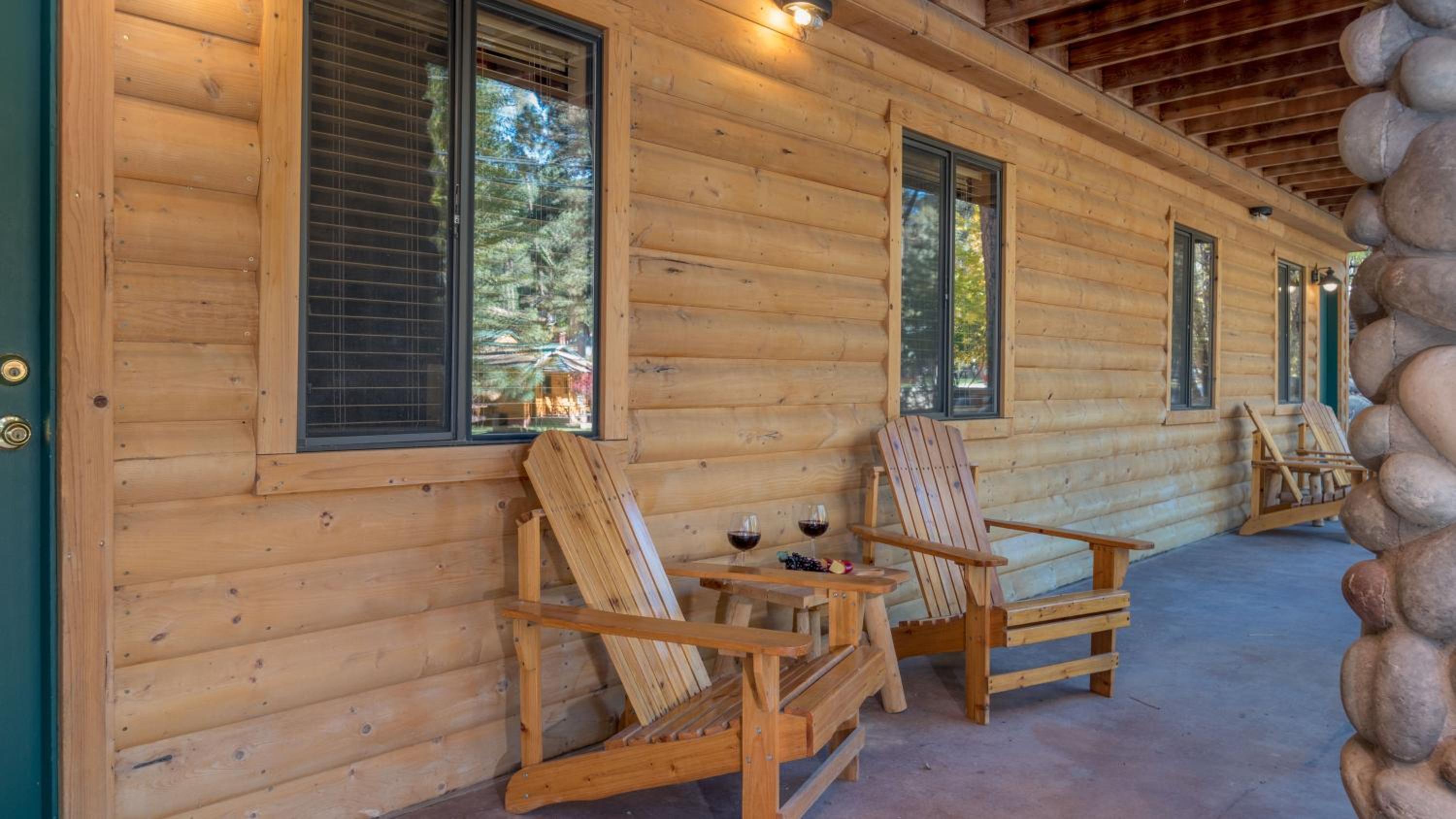 Upper Canyon Inn & Cabins