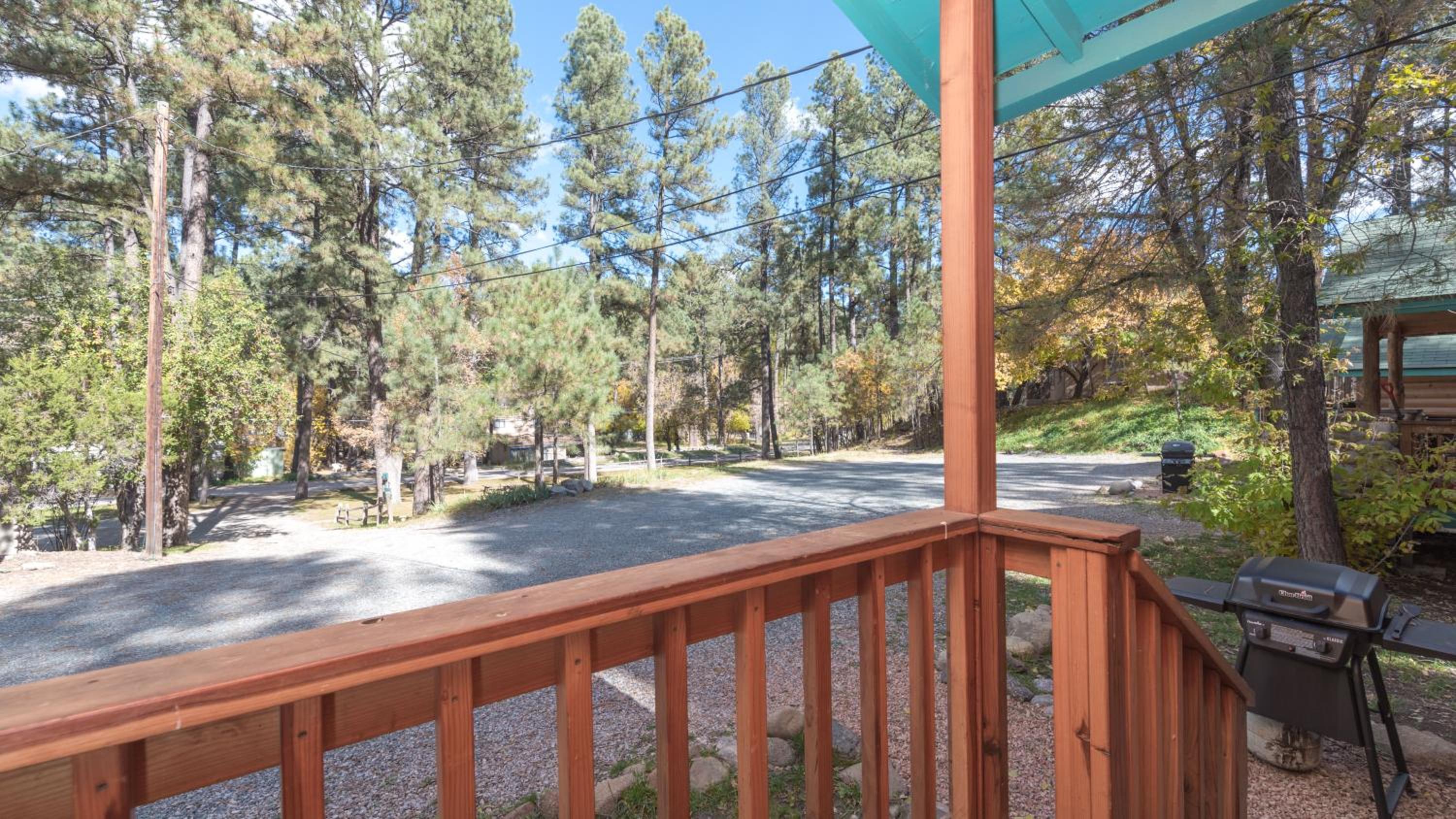 Upper Canyon Inn & Cabins