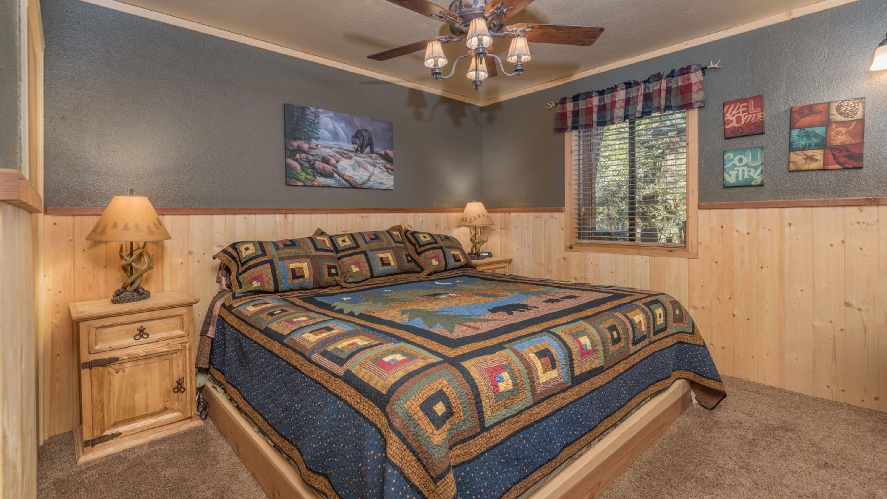 Upper Canyon Inn & Cabins