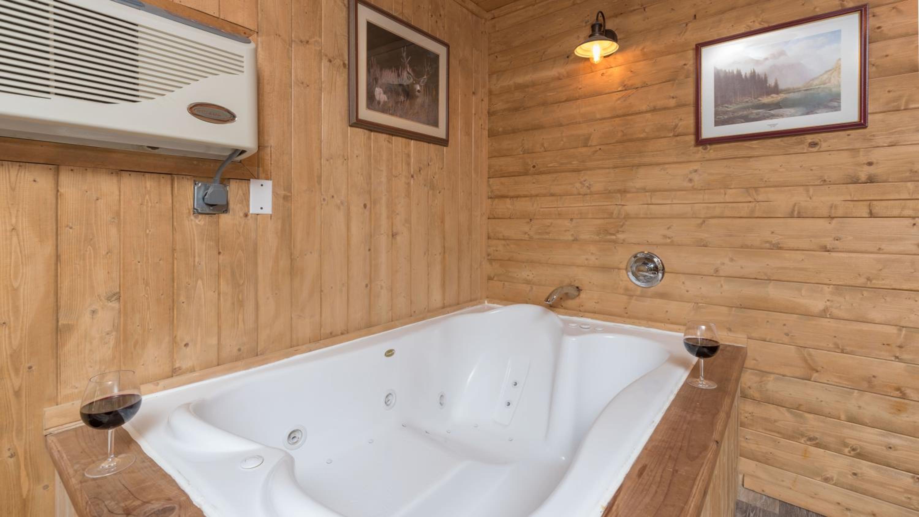Upper Canyon Inn & Cabins
