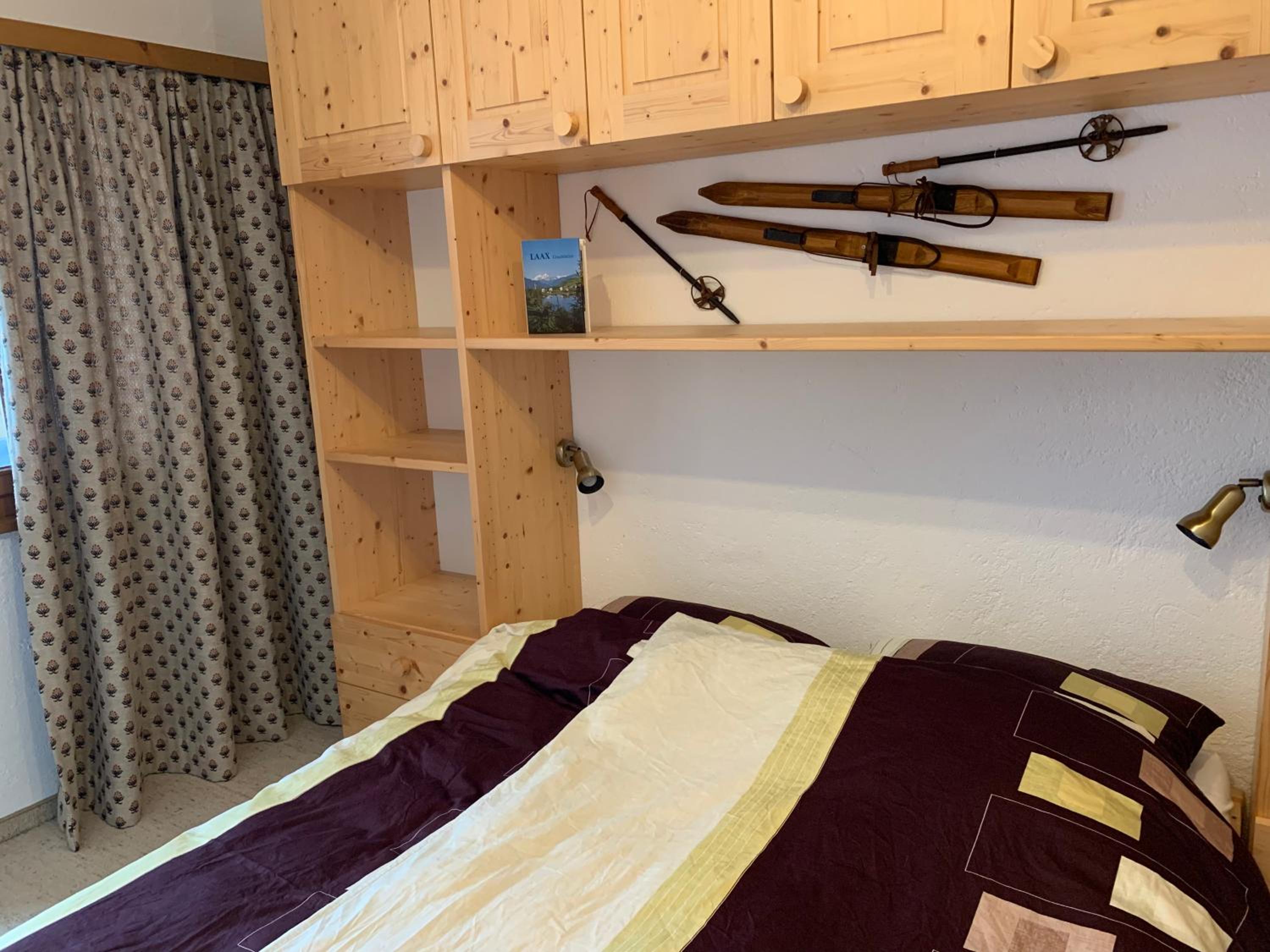Ferienwohnung Laax mit Traumblick, großem Balkon und Terrasse view 2