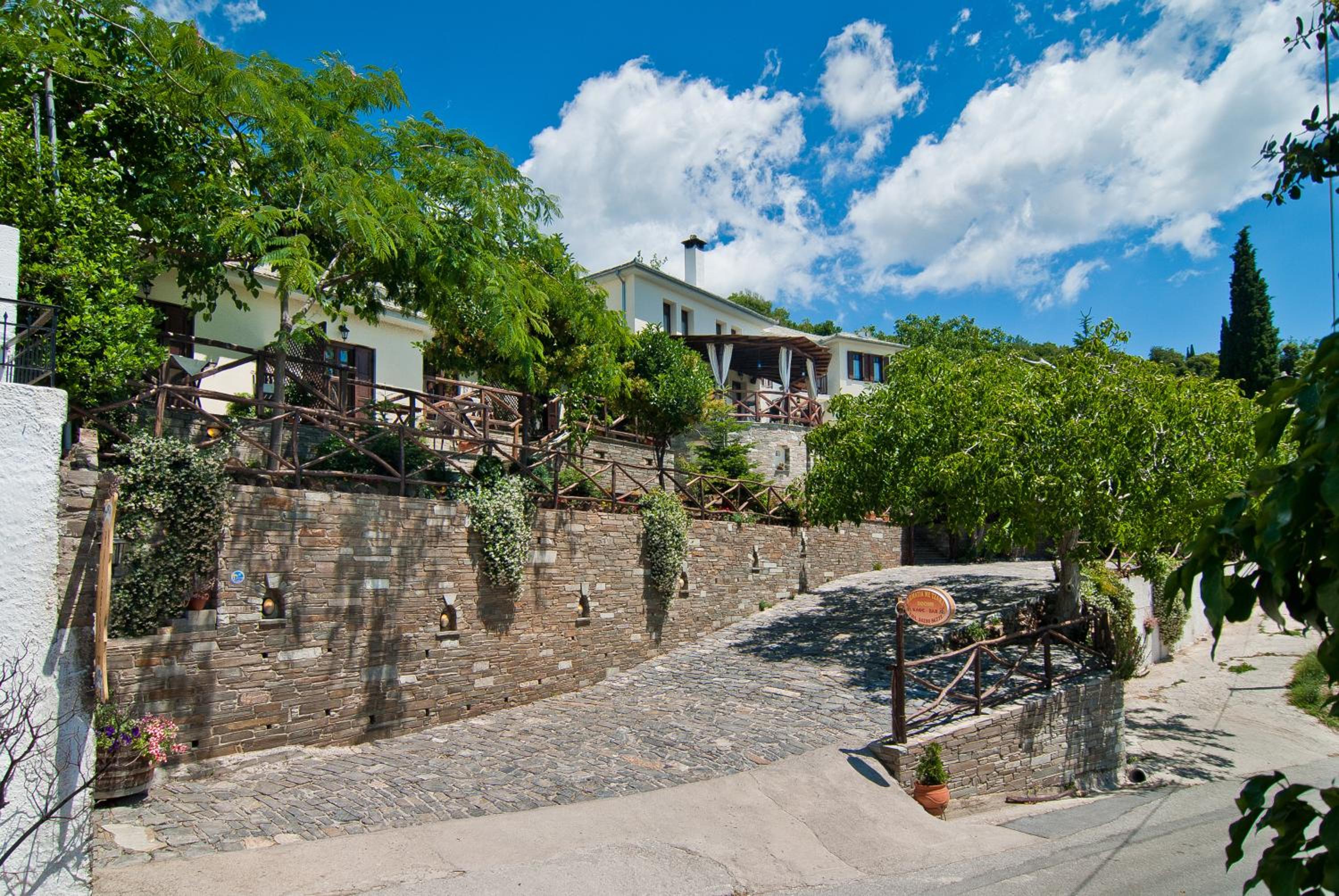 Iliovolo Guesthouse