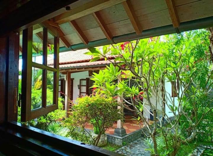 Villa Aquin, Solo - 10