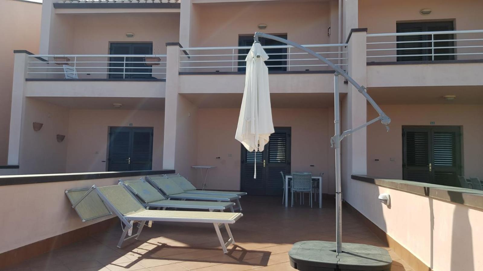 Cefalù Begonie House