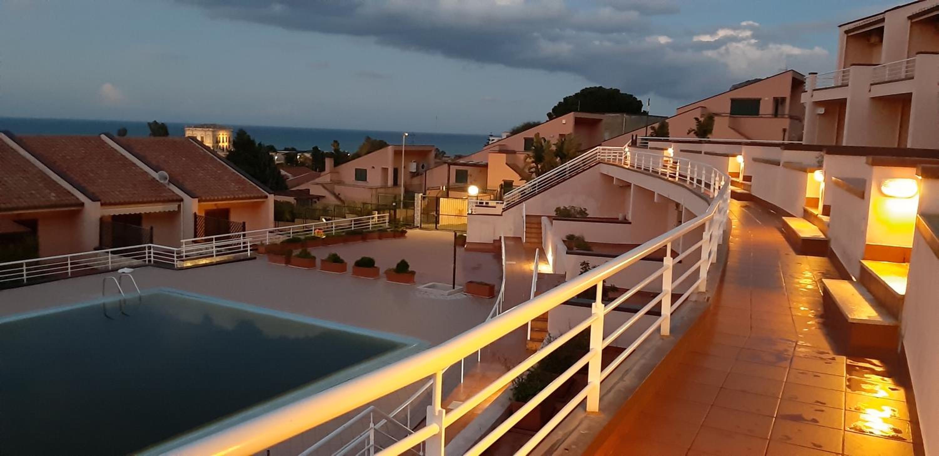 Cefalù Begonie House