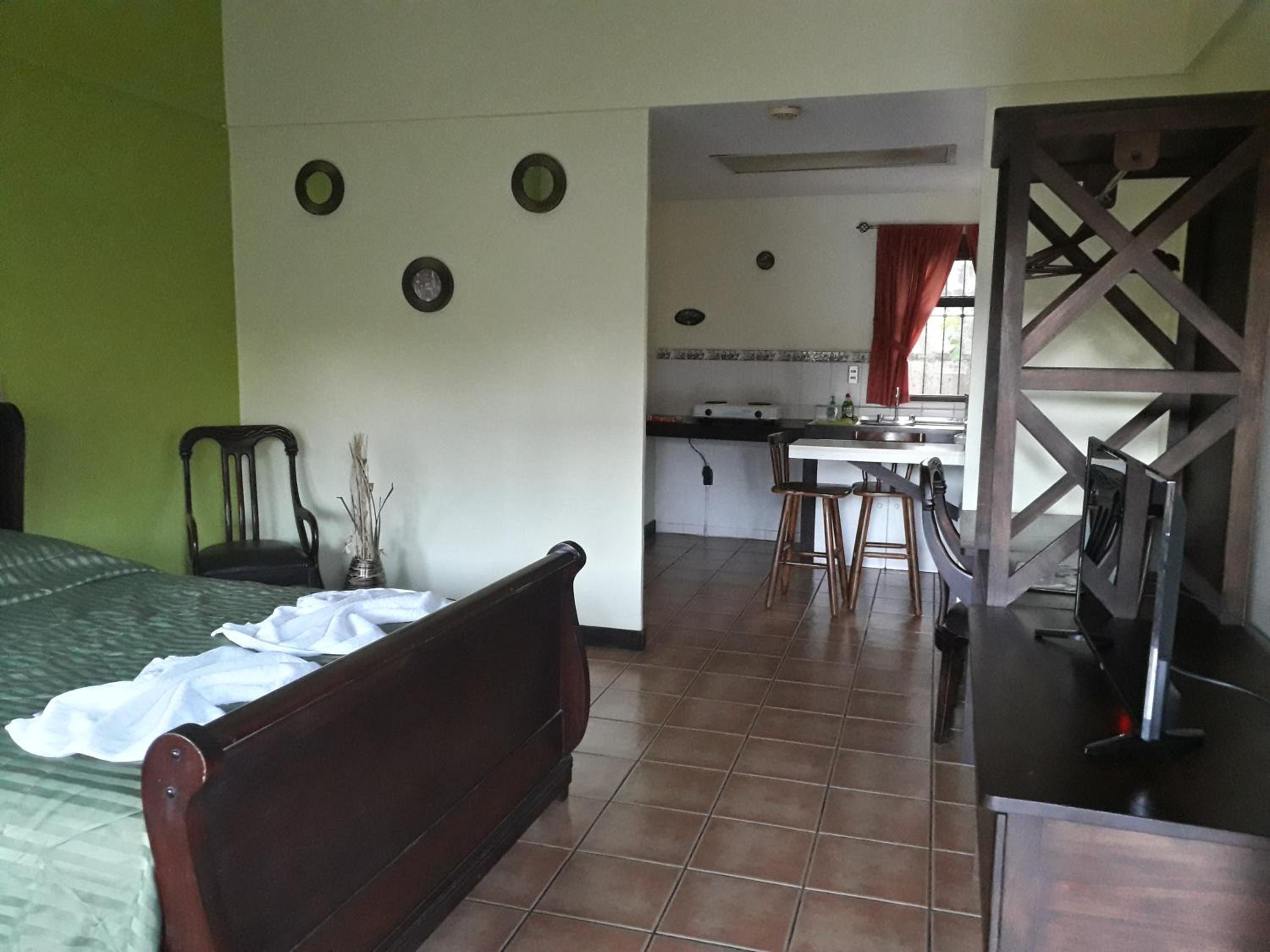 Dos Palmas Studio Apartments