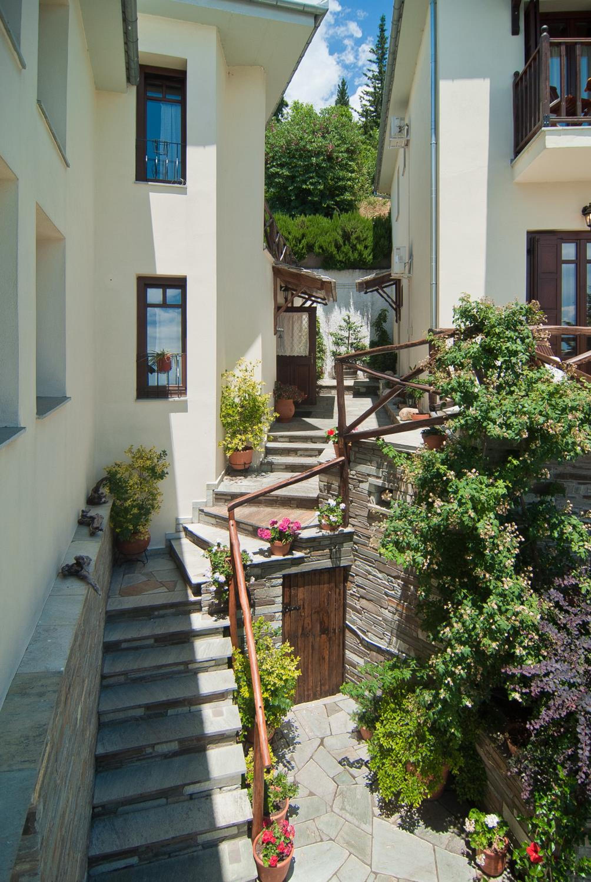 Iliovolo Guesthouse