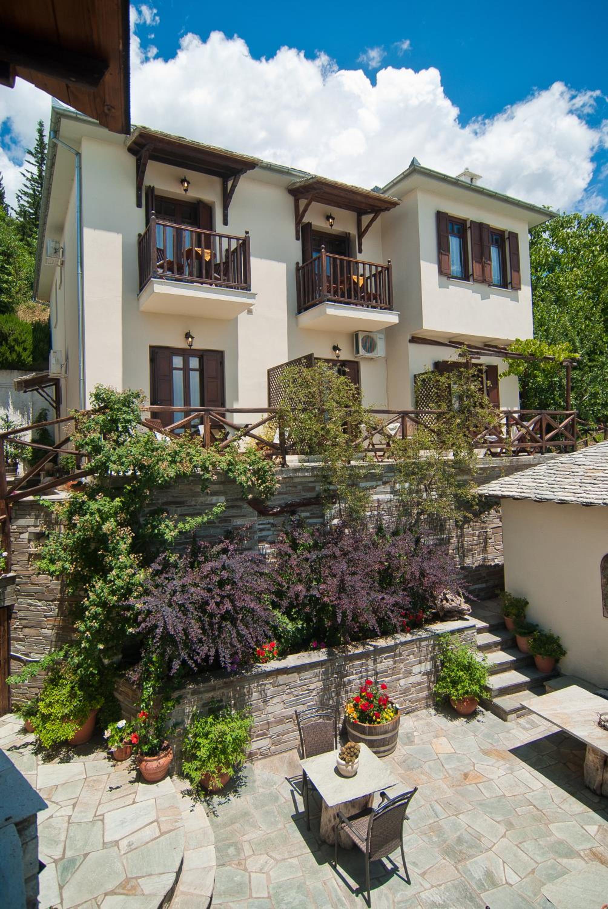 Iliovolo Guesthouse