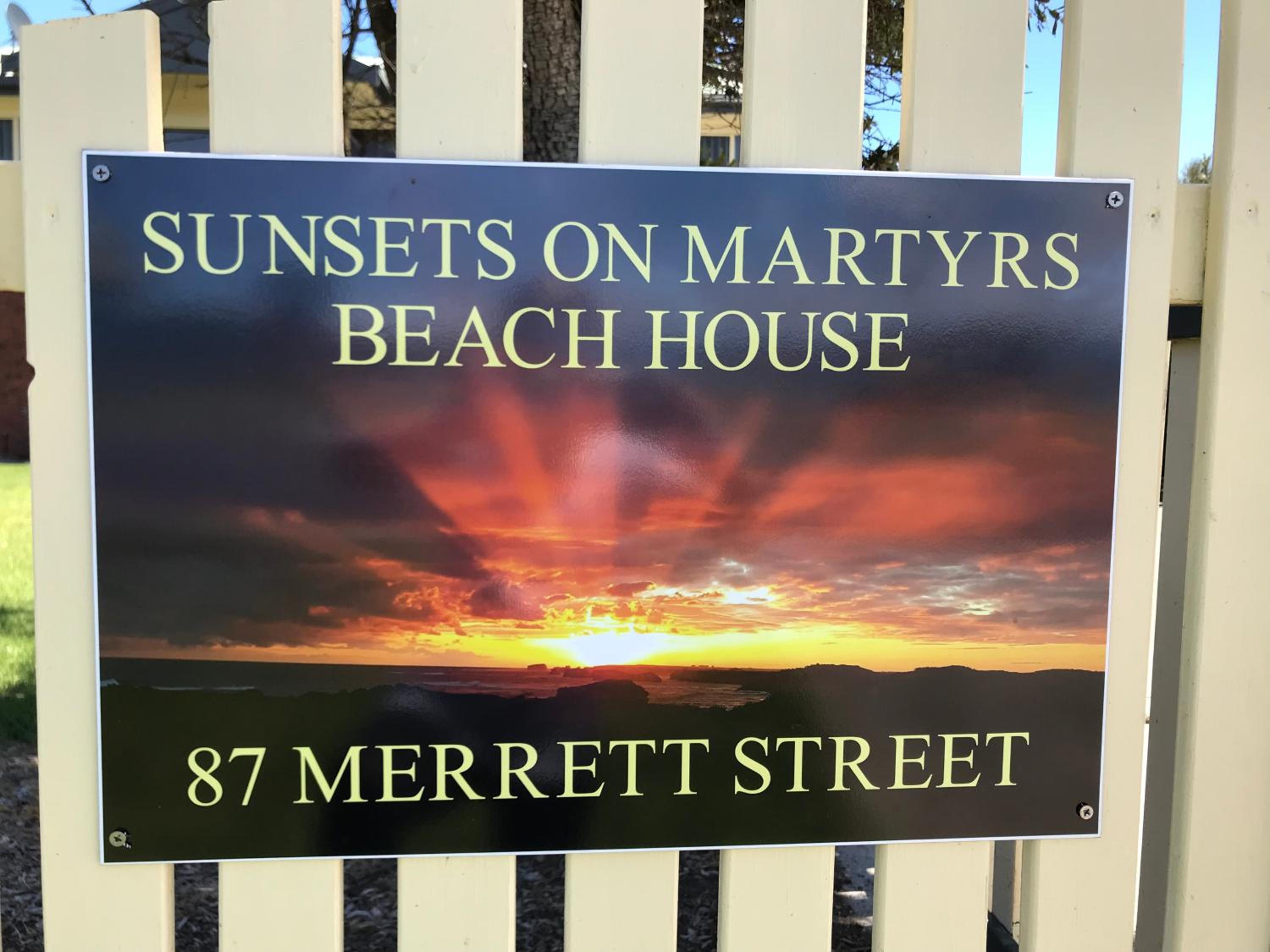 Sunsets on Martyrs Coastal Luxury Beach House Peterborough