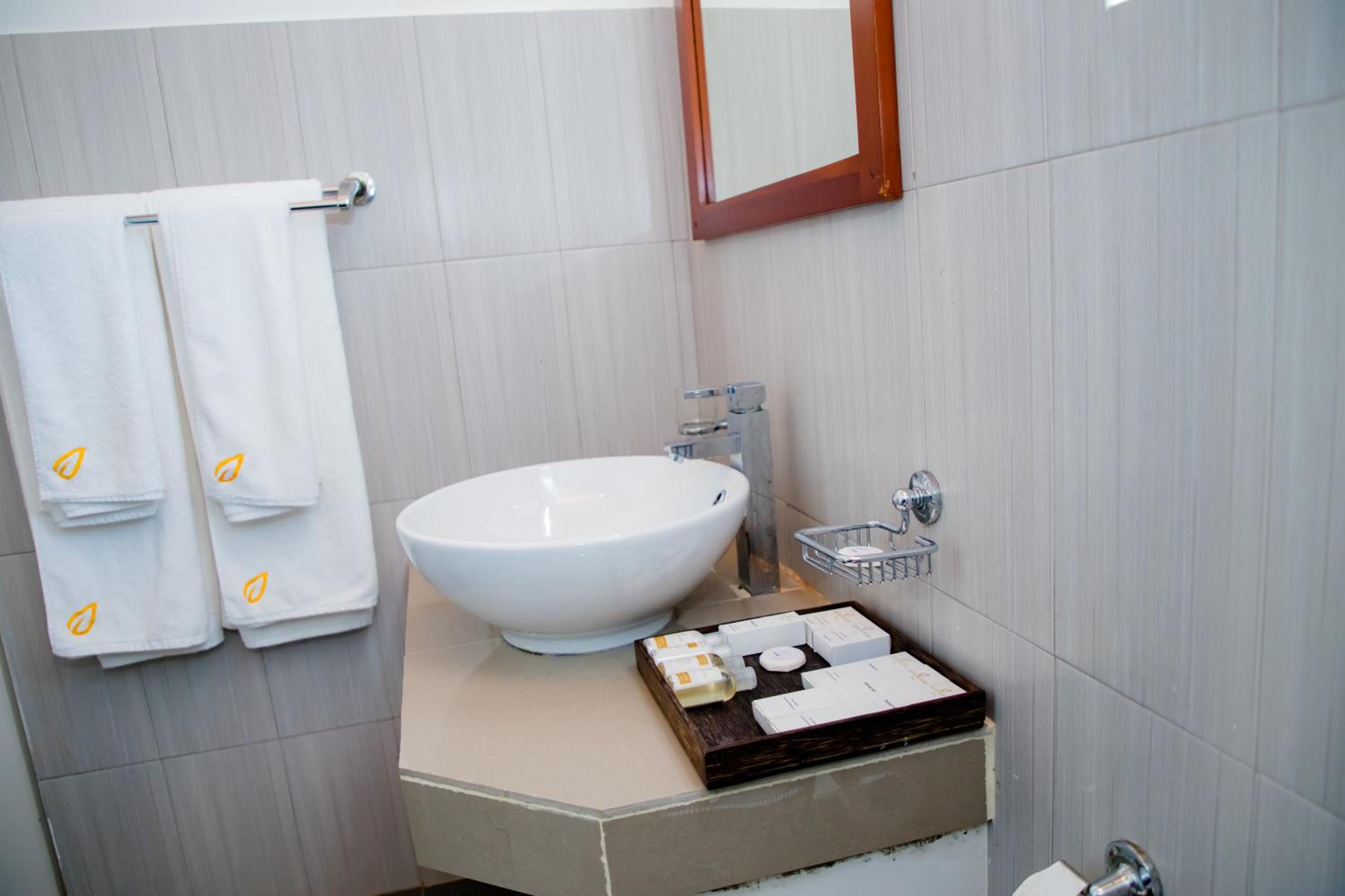 Amaranthe Bay Resort & Spa