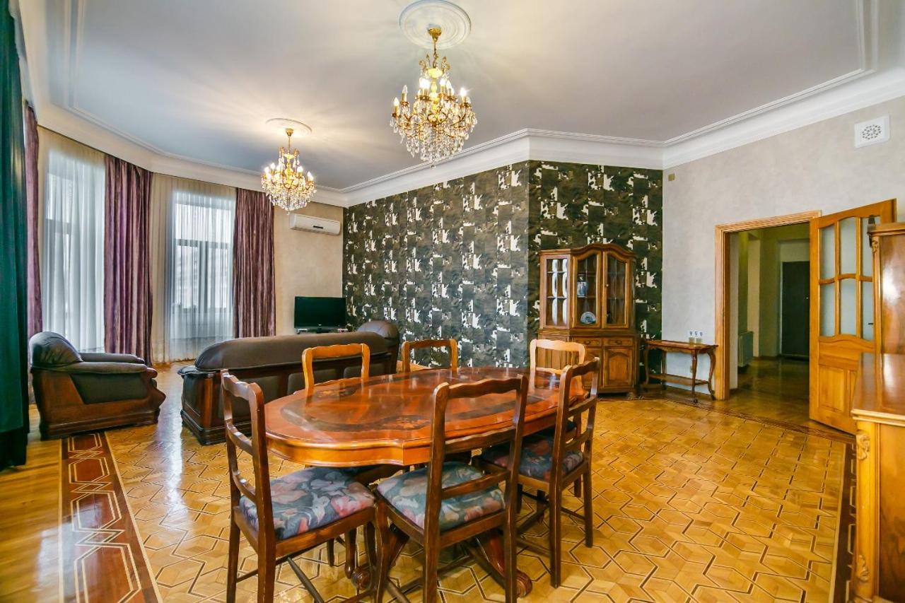 BAKU CITY CENTER 4. Bedrooms 4.