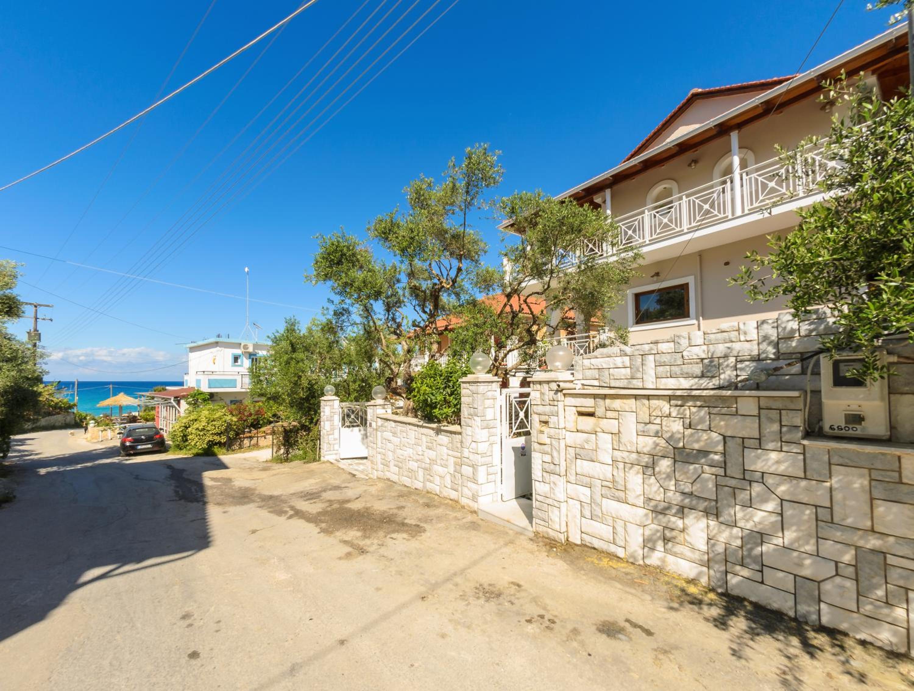 Villa Eleni - Maisonette with Ocean panorama terrace photo 5