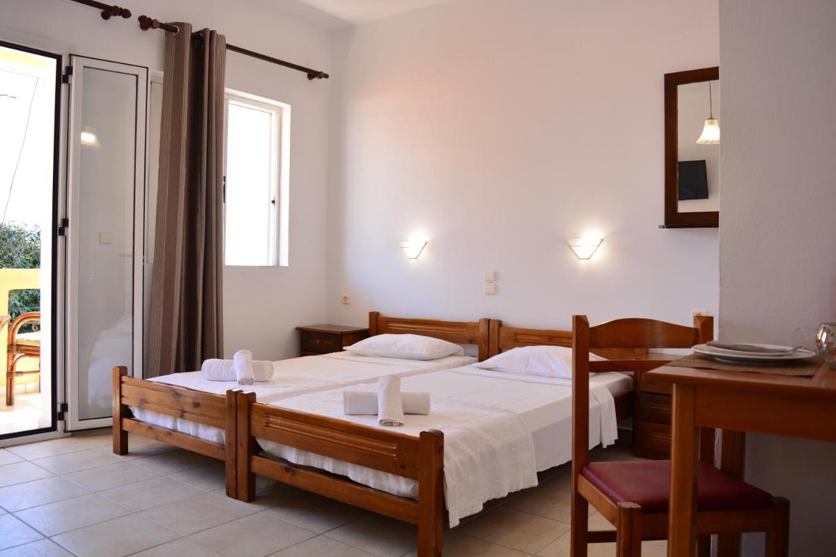 Hotel Raph's Studios-Apts By The Sea - Image 1