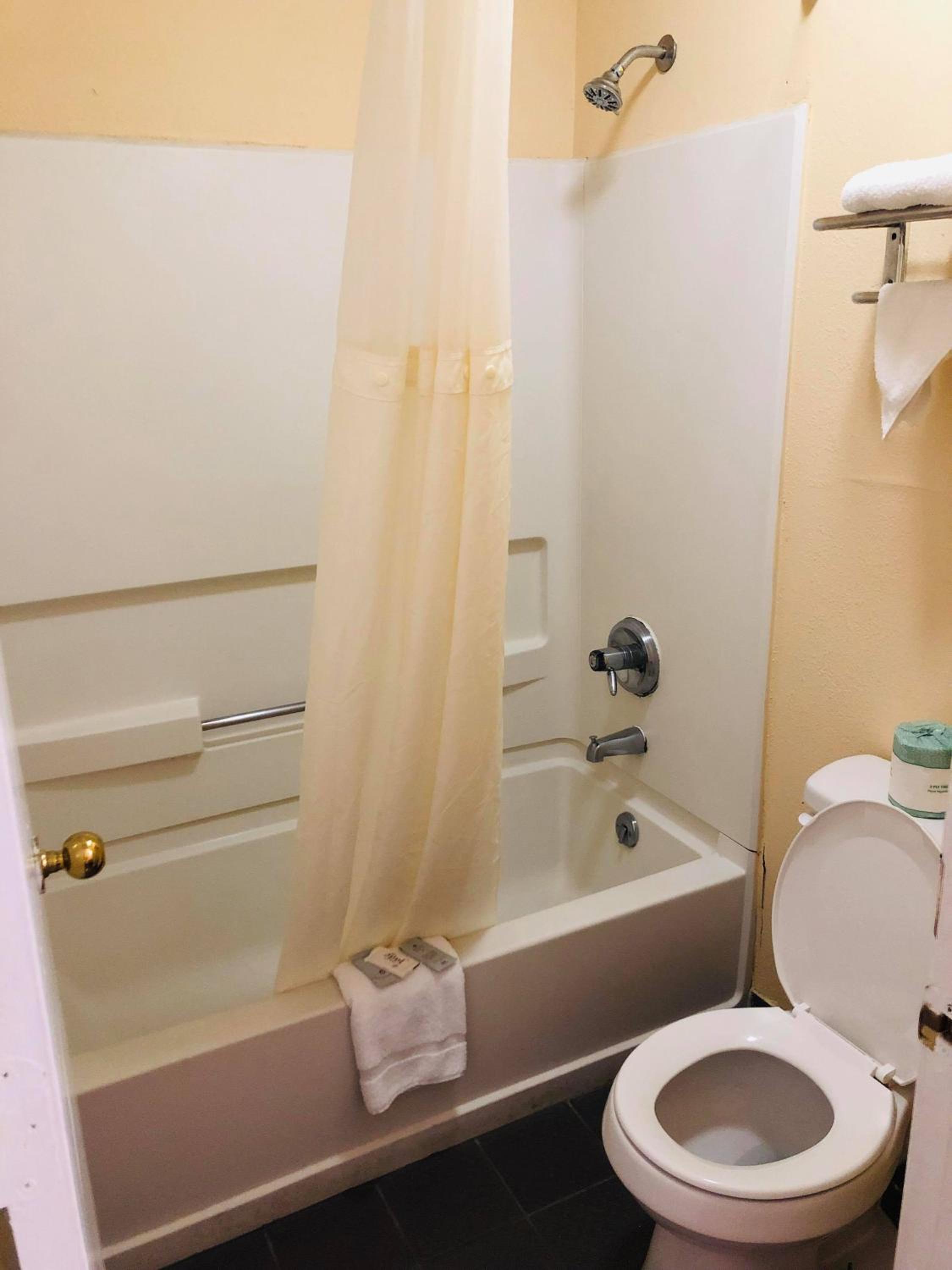 Key West Inn - Chatsworth